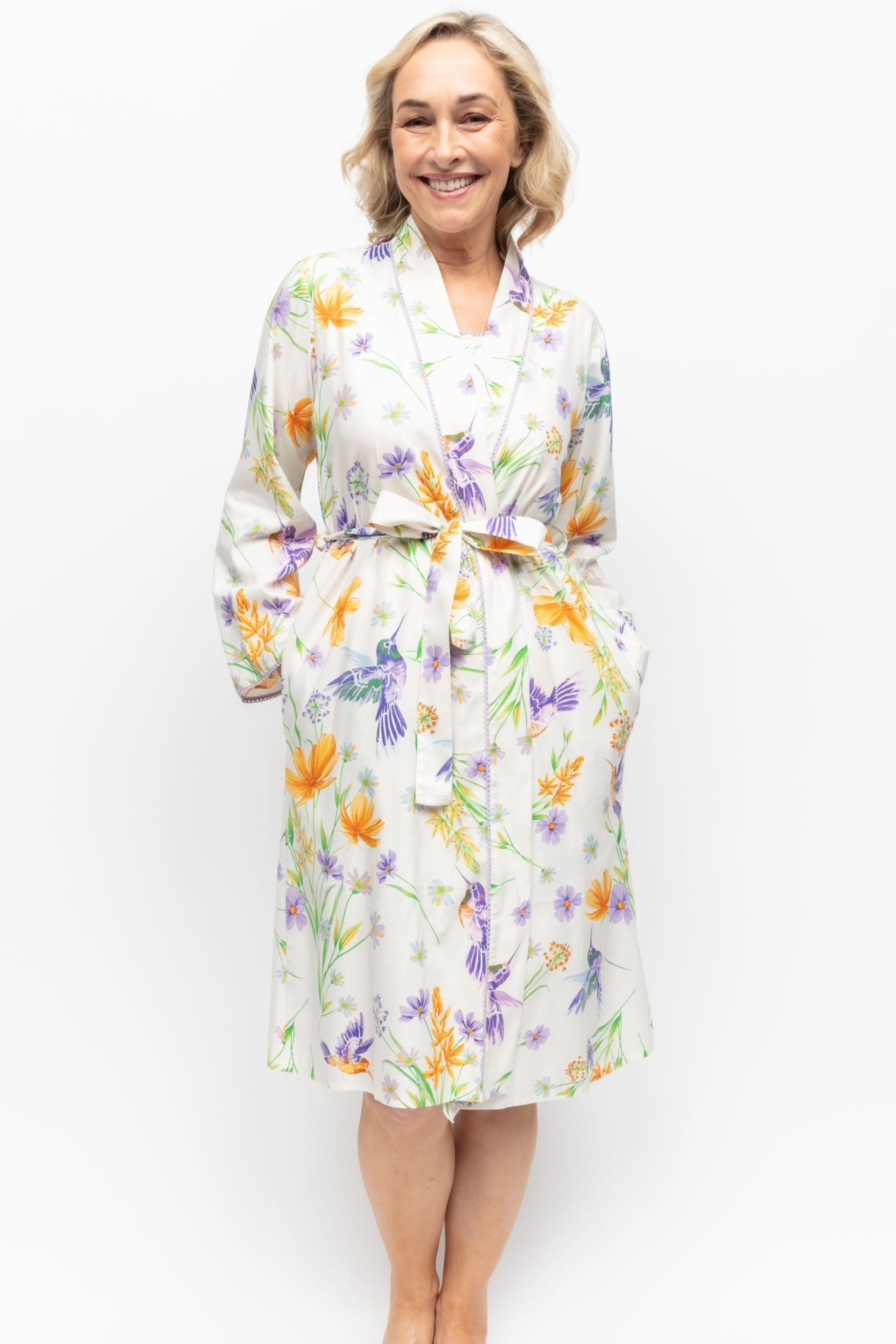Nora Rose Cream Hummingbird Print Short Dressing Gown - Image 2 of 4