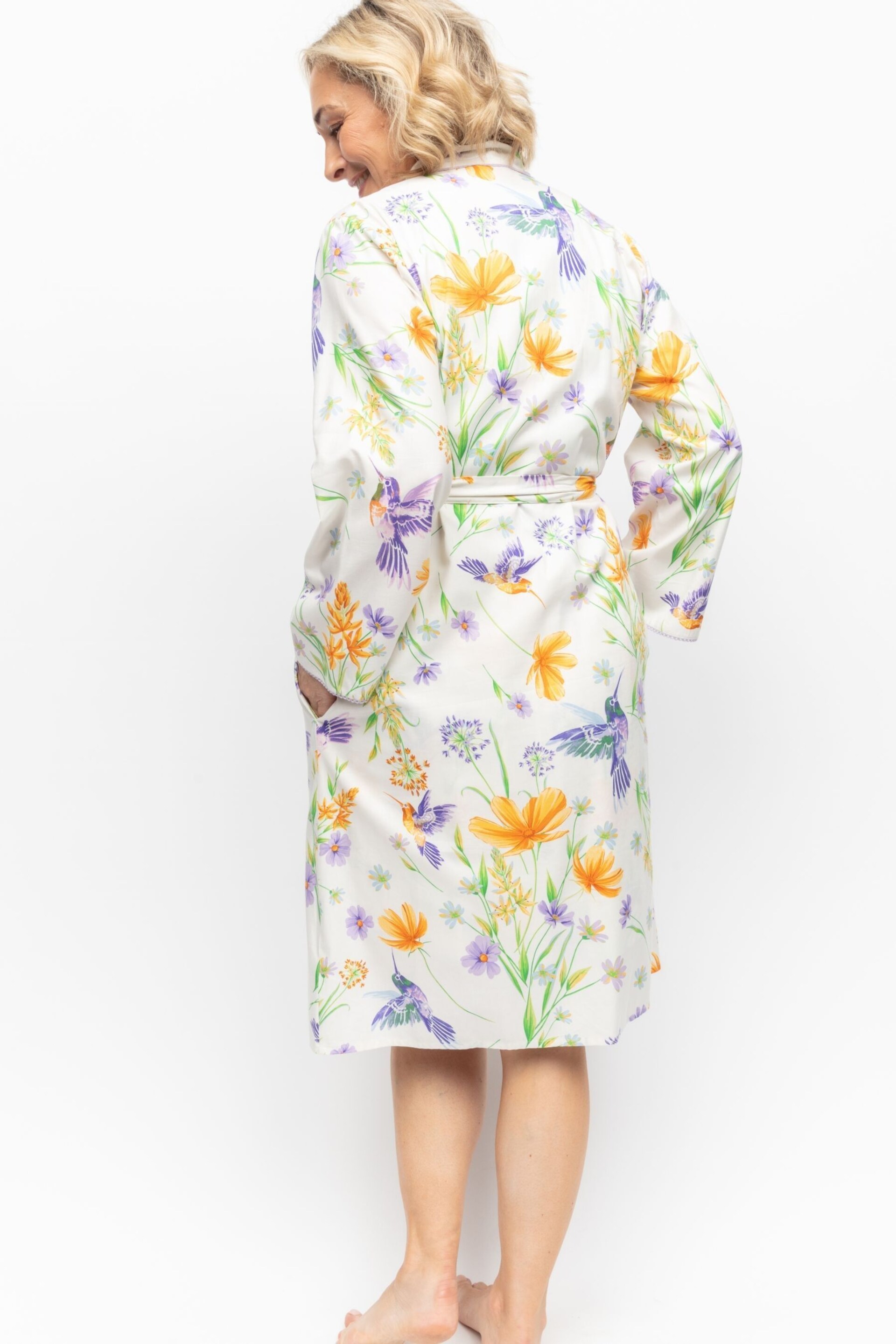 Nora Rose Cream Hummingbird Print Short Dressing Gown - Image 3 of 4