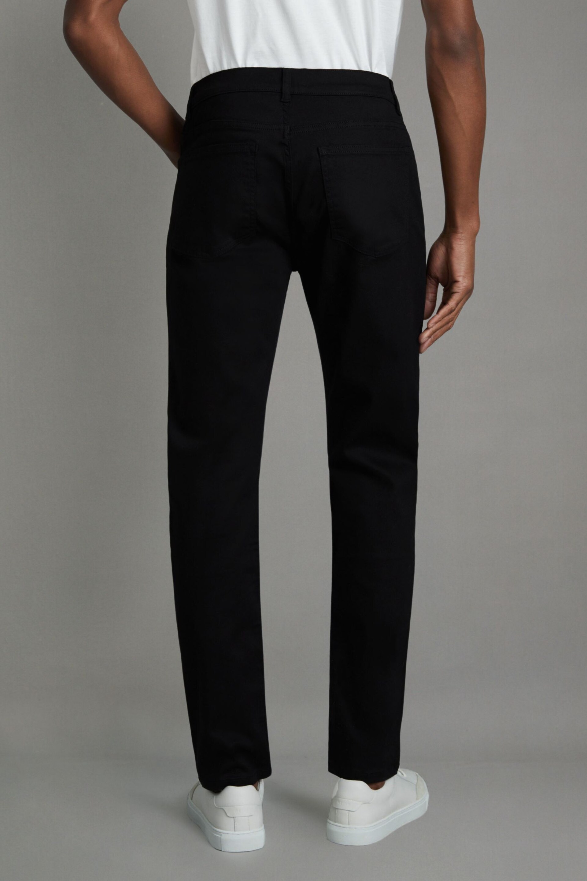 Reiss Black Rufus Tapered Slim Fit Jersey Jeans - Image 5 of 6