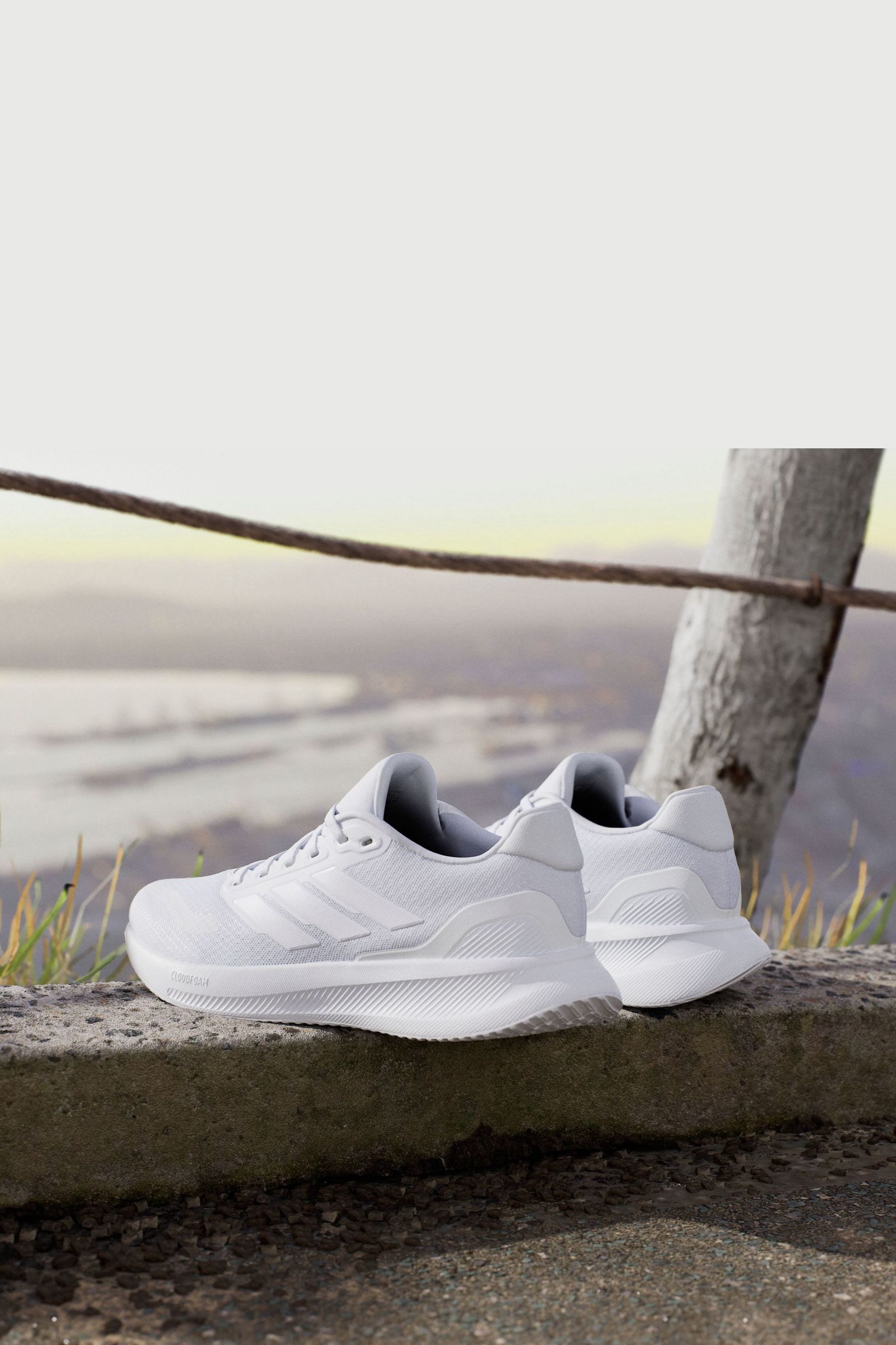 White runfalcon shoes outlet