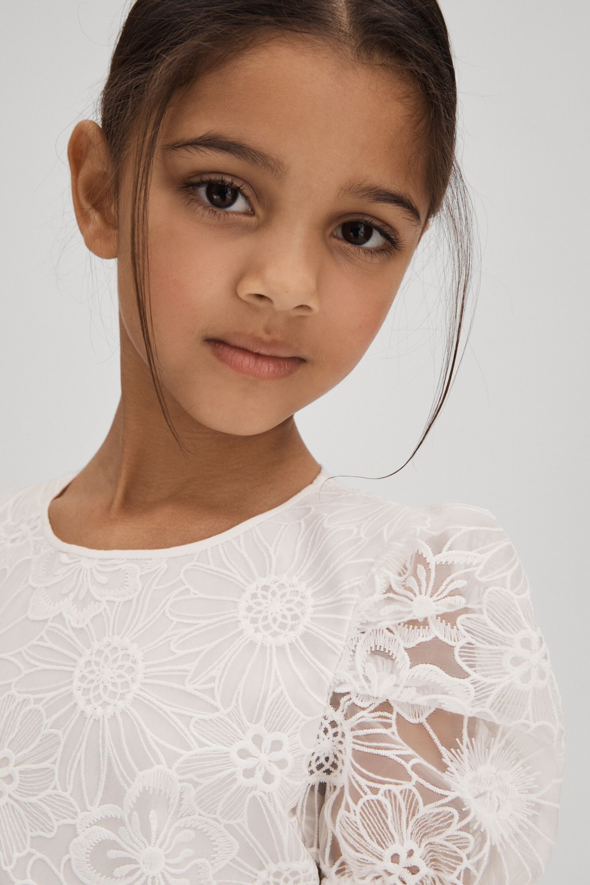 Reiss Ivory Emelie Teen Lace Puff Sleeve Dress - Image 4 of 6