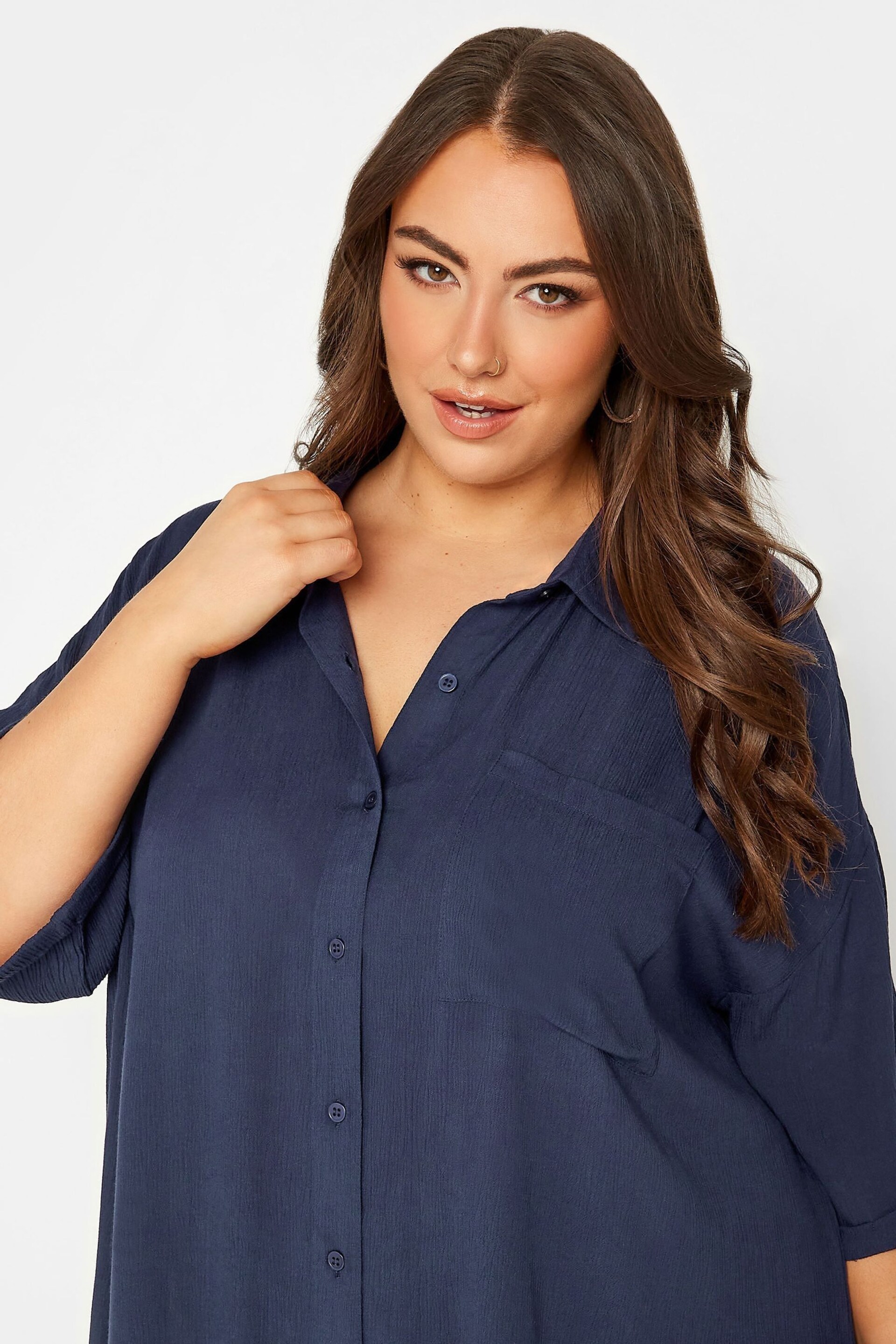 Yours Curve Blue Short Sleeve Crinkle Shirt - Image 4 of 4