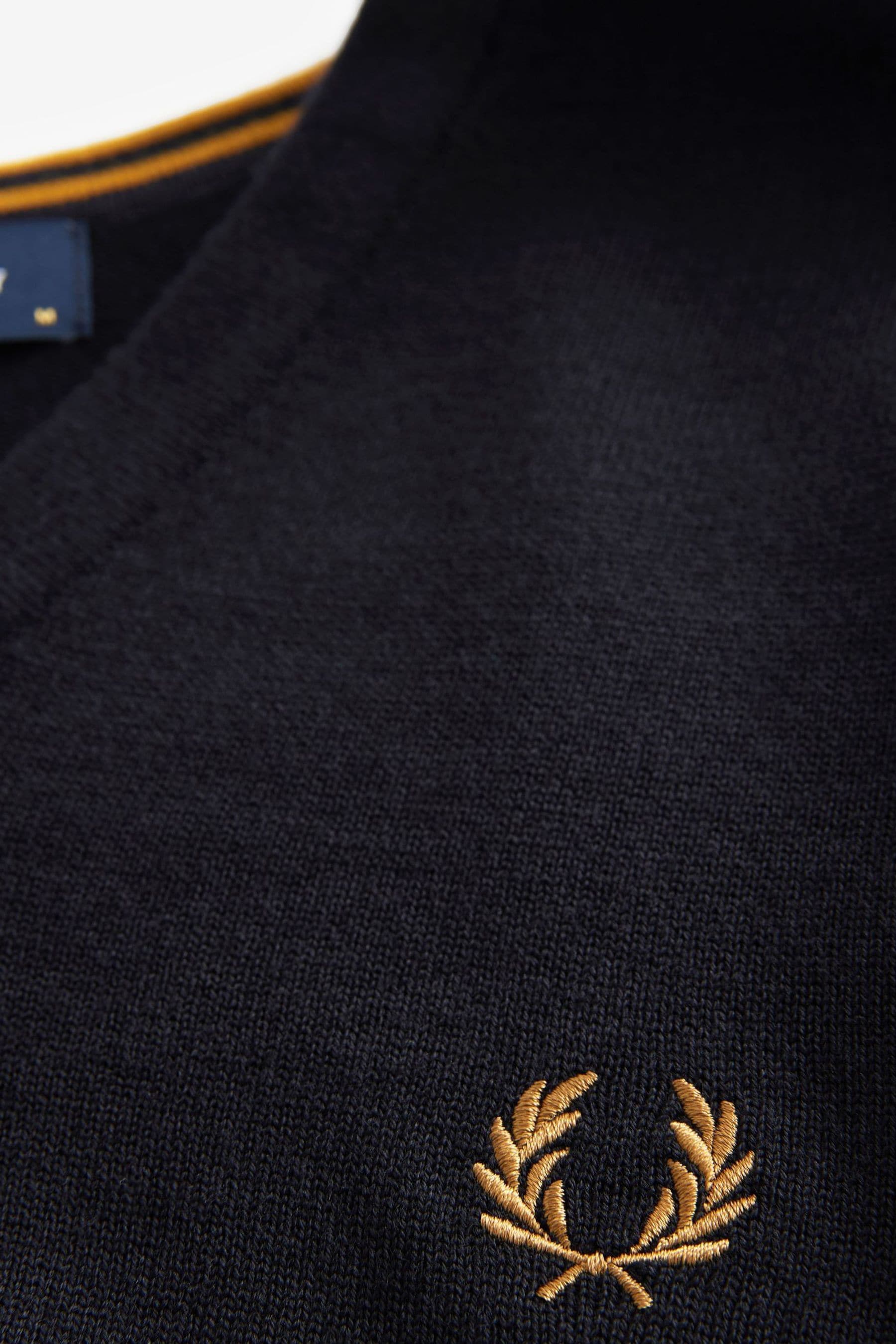 Black fred perry v neck jumper hotsell