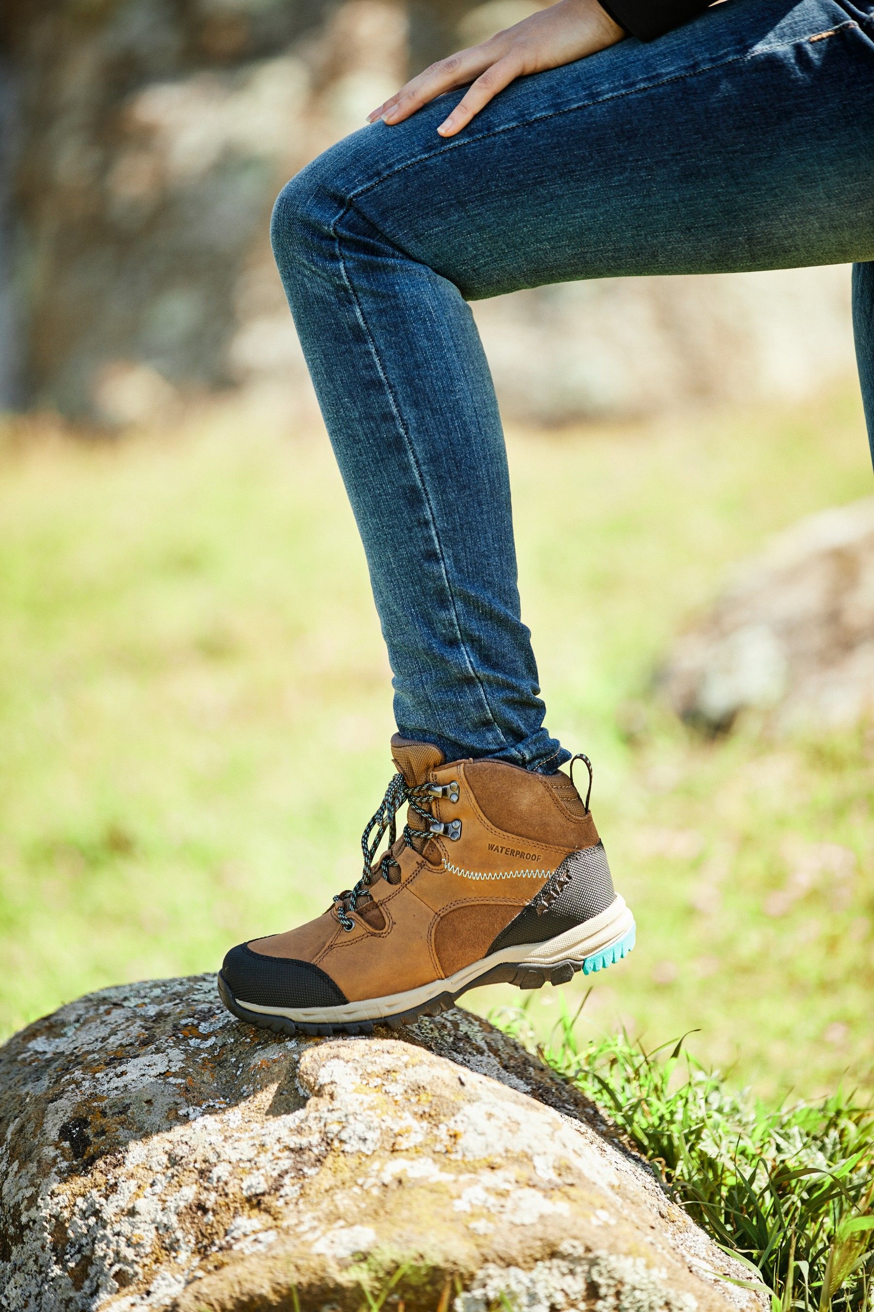 Ariat walking boots hot sale
