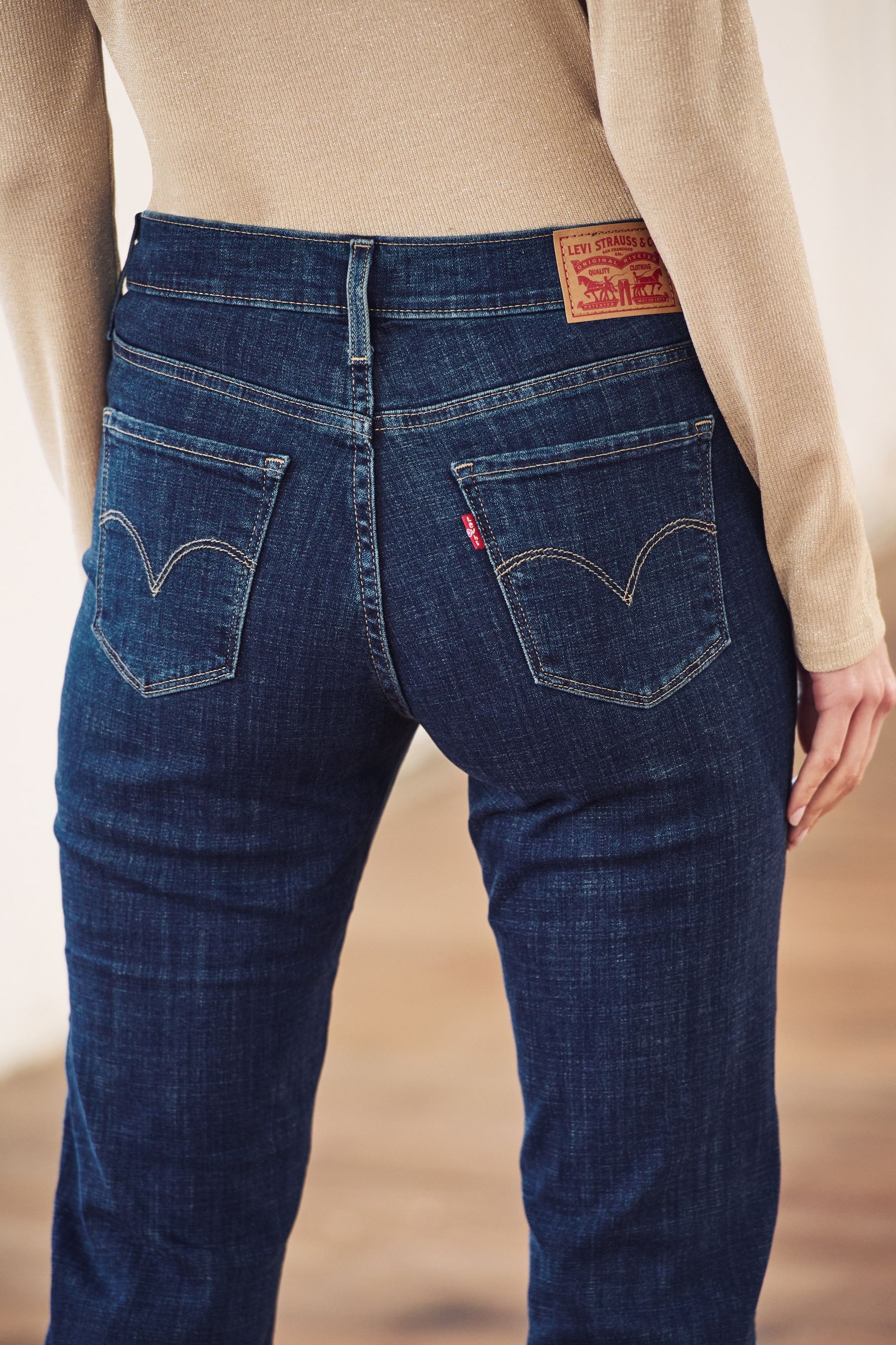 Buy Levi s Lapis Dark Horse 314 Shaping Straight Jeans from Next Luxembourg