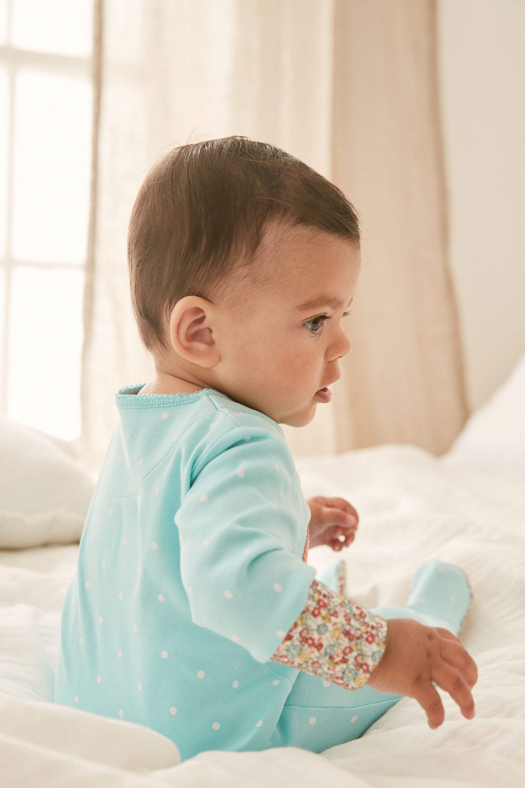 Little sister clothes next deals