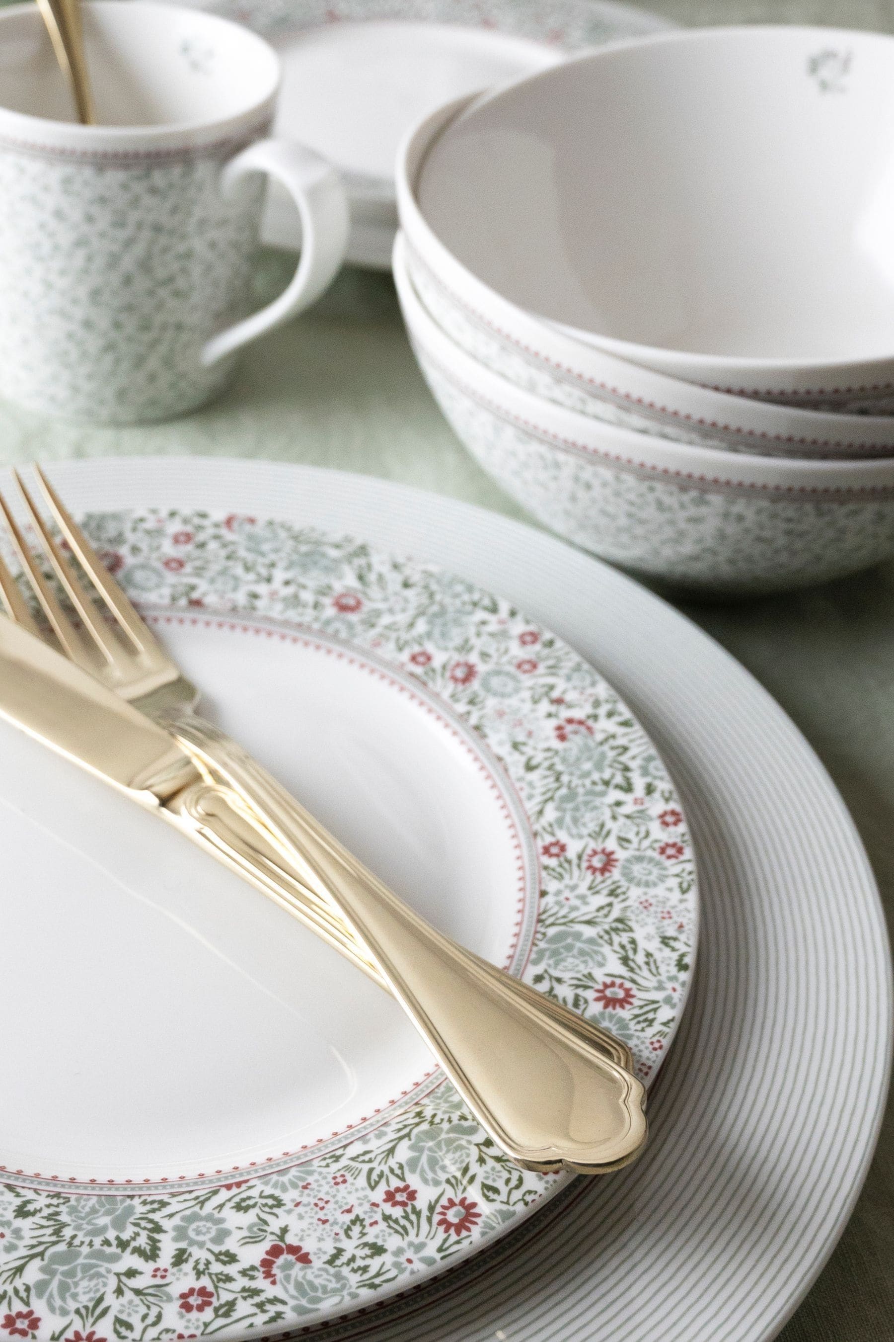 Laura ashley dinner set outlet