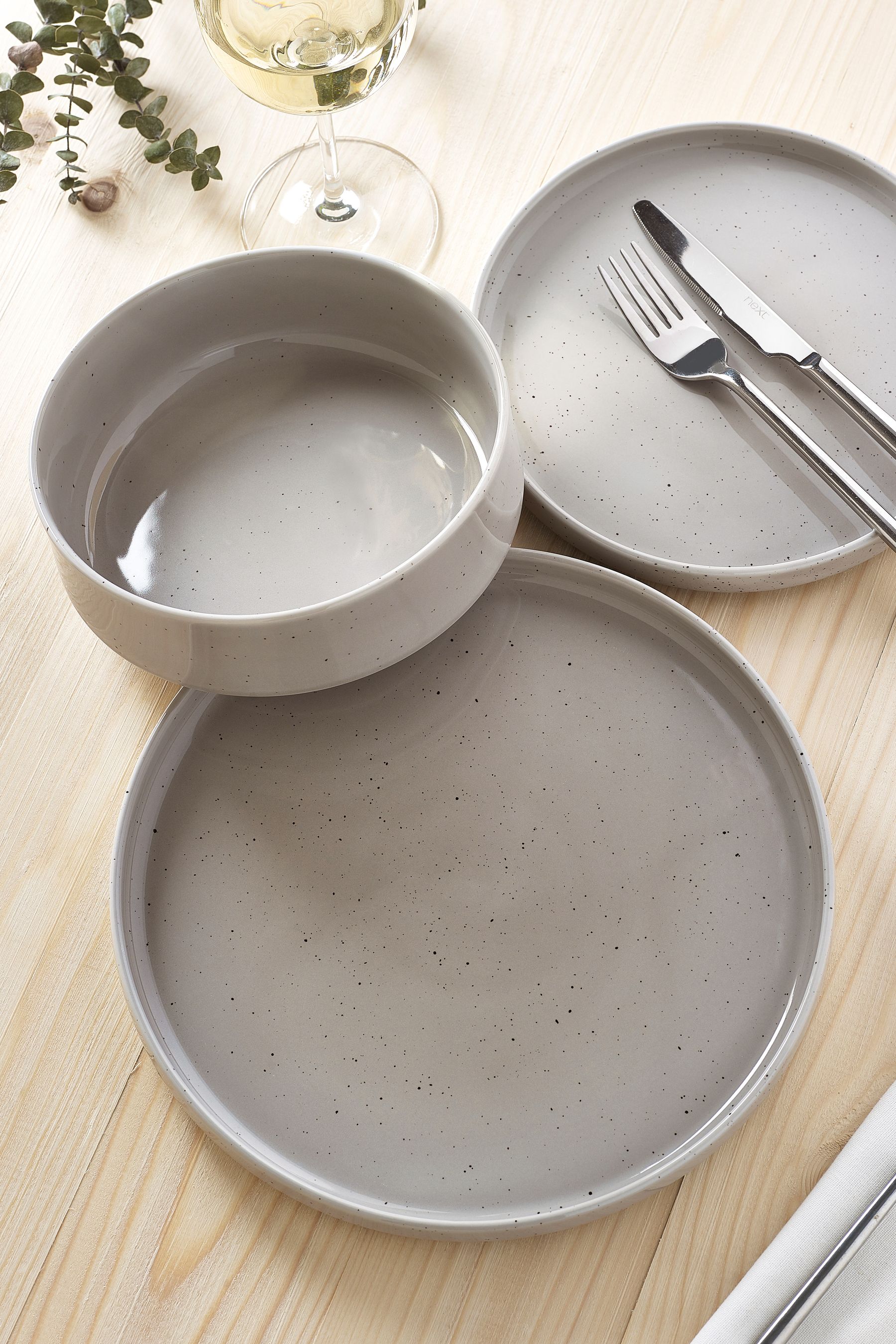 Speckled plate set outlet