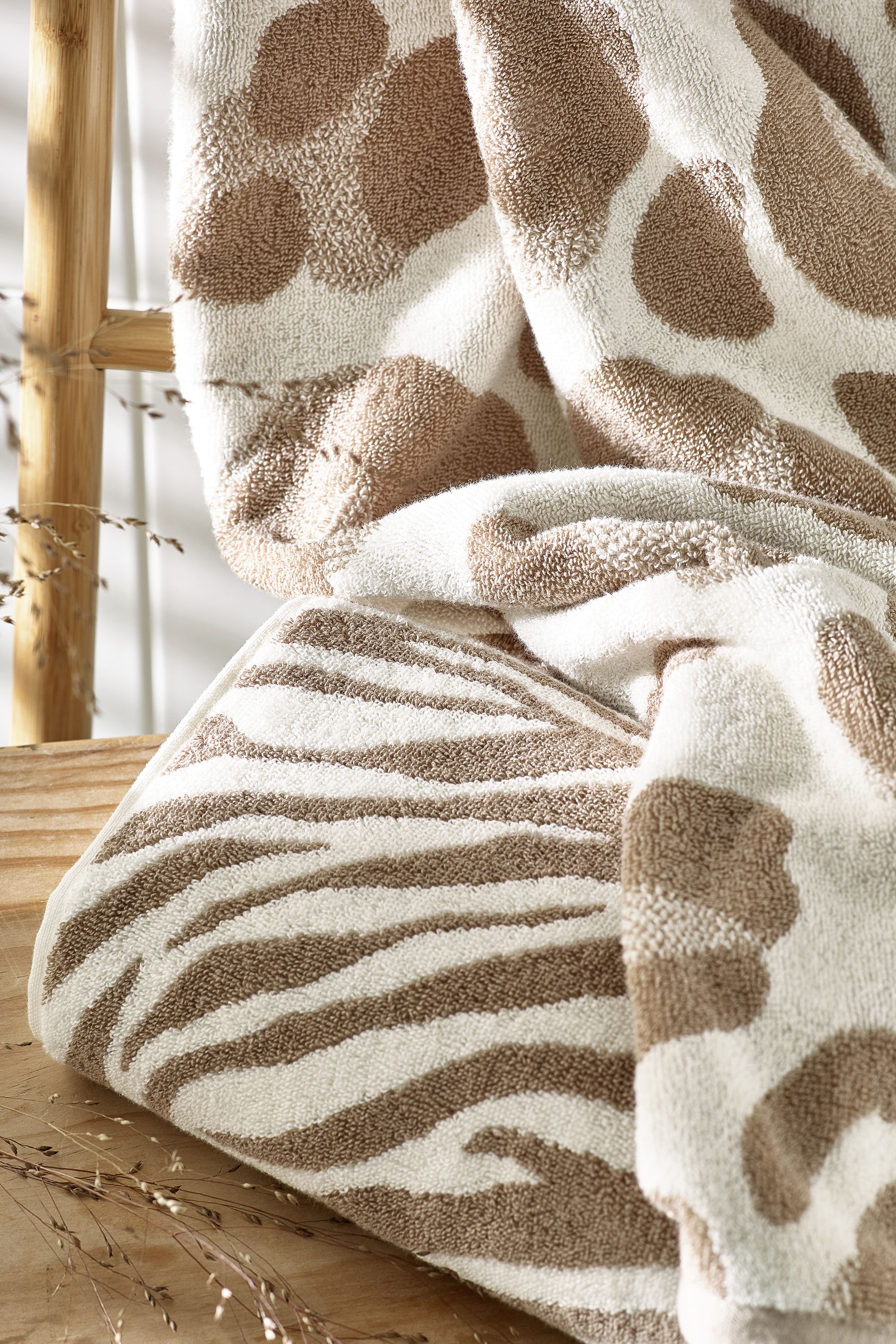 Tiger print towel on sale