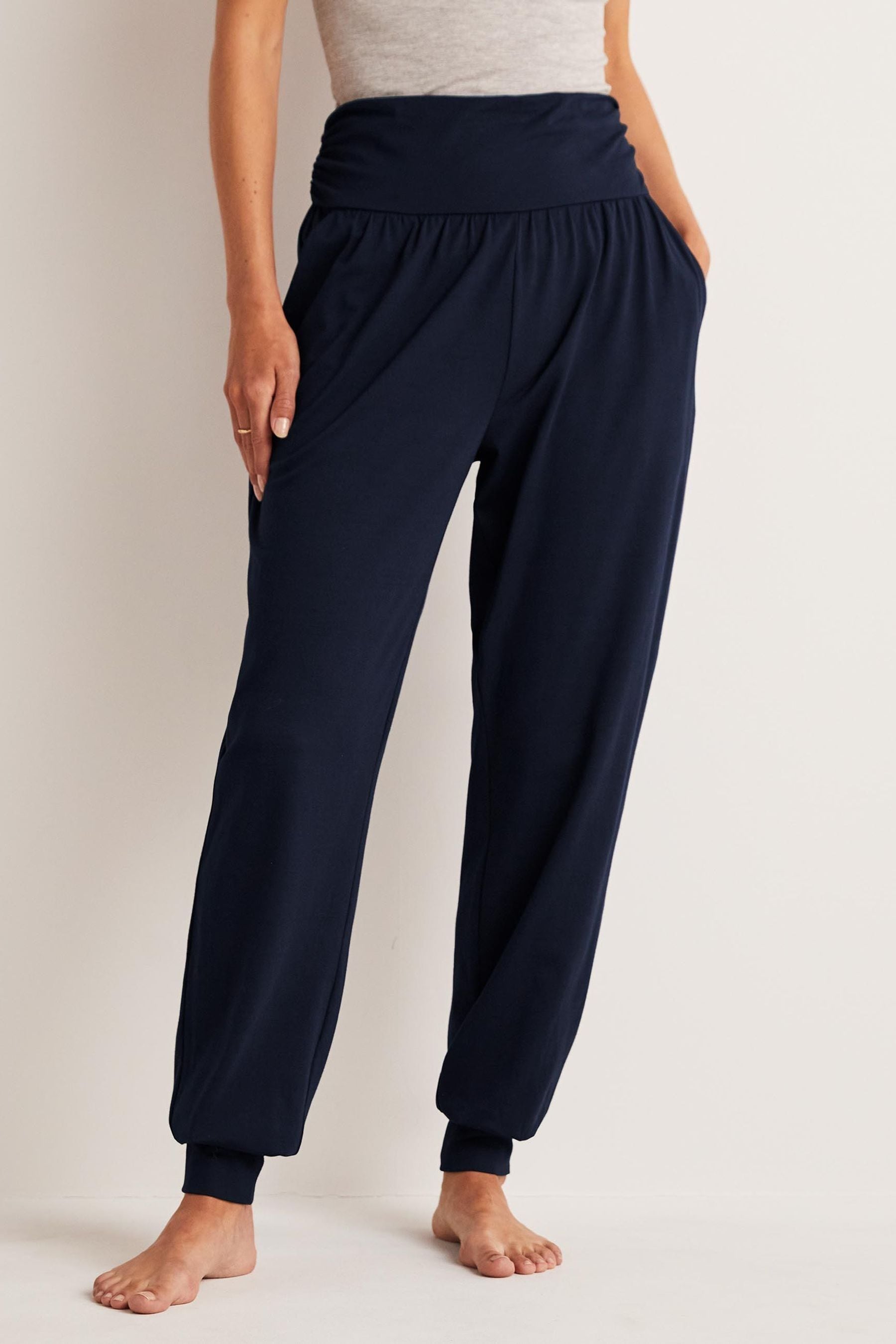 Hareem joggers hotsell