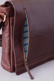 Lakeland Leather Brown Large Keswick Leather Messenger Bag - Image 4 of 4