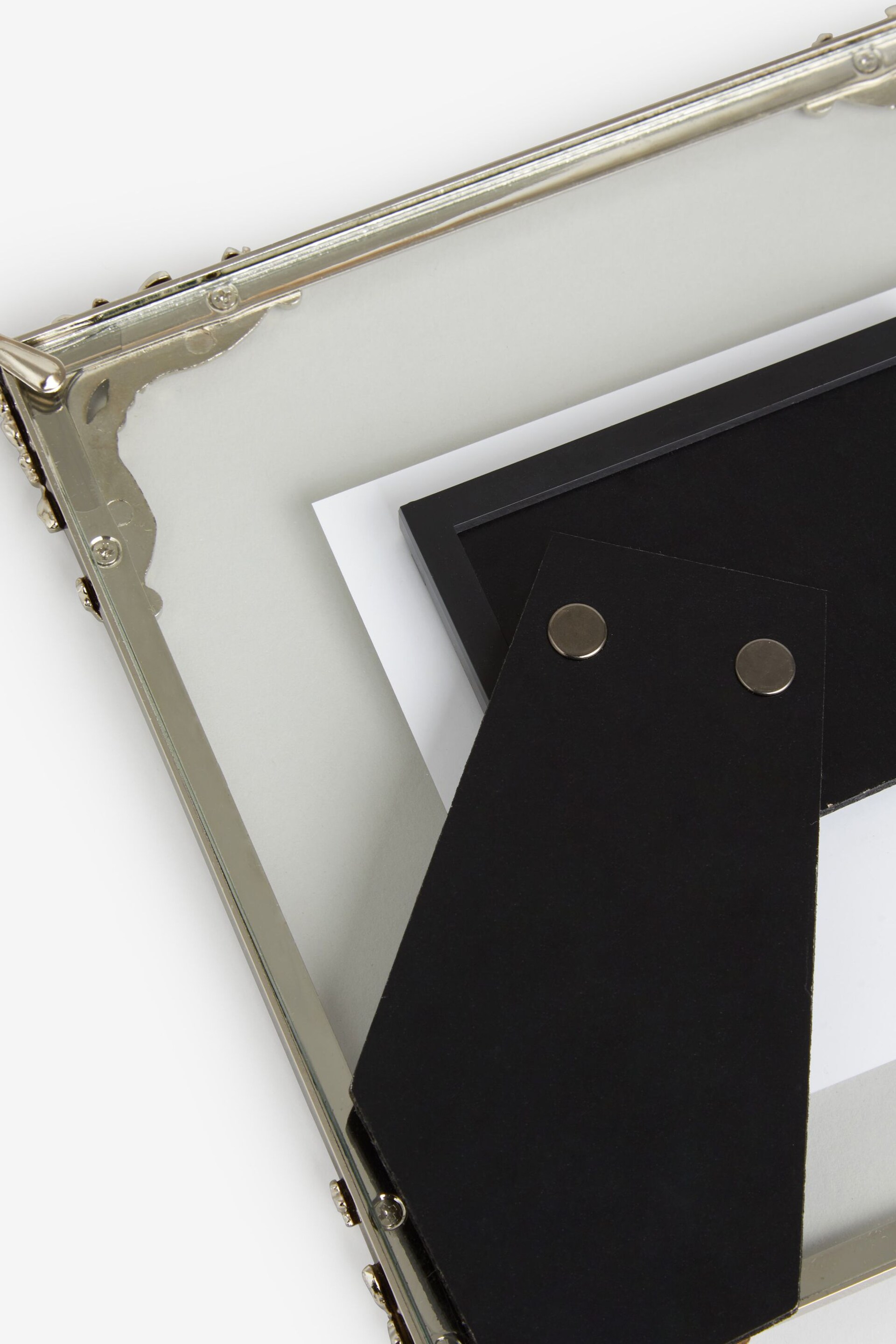 Silver Vintage Metal Picture Frame - Image 4 of 7