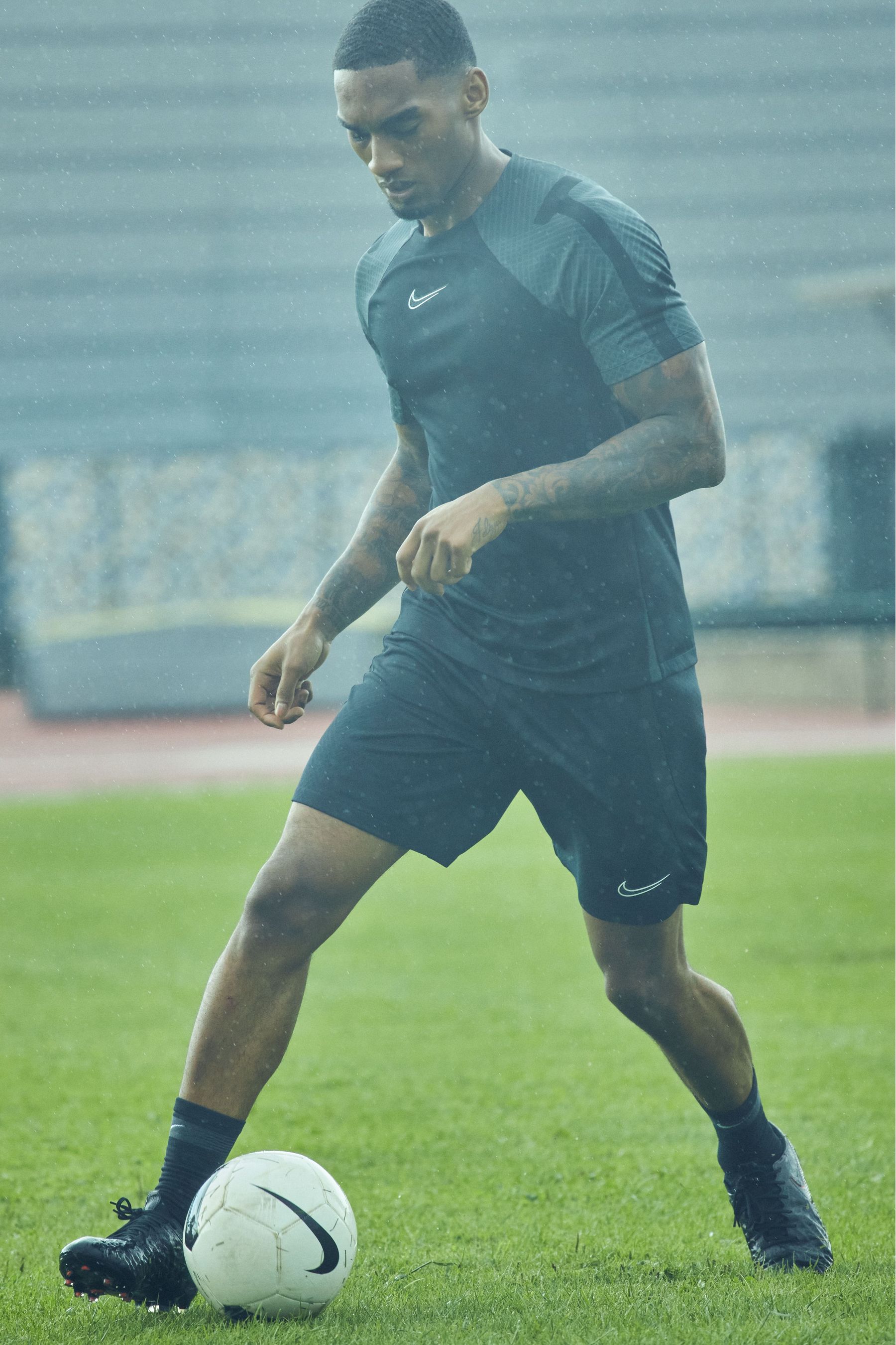 Nike green strike shorts discount