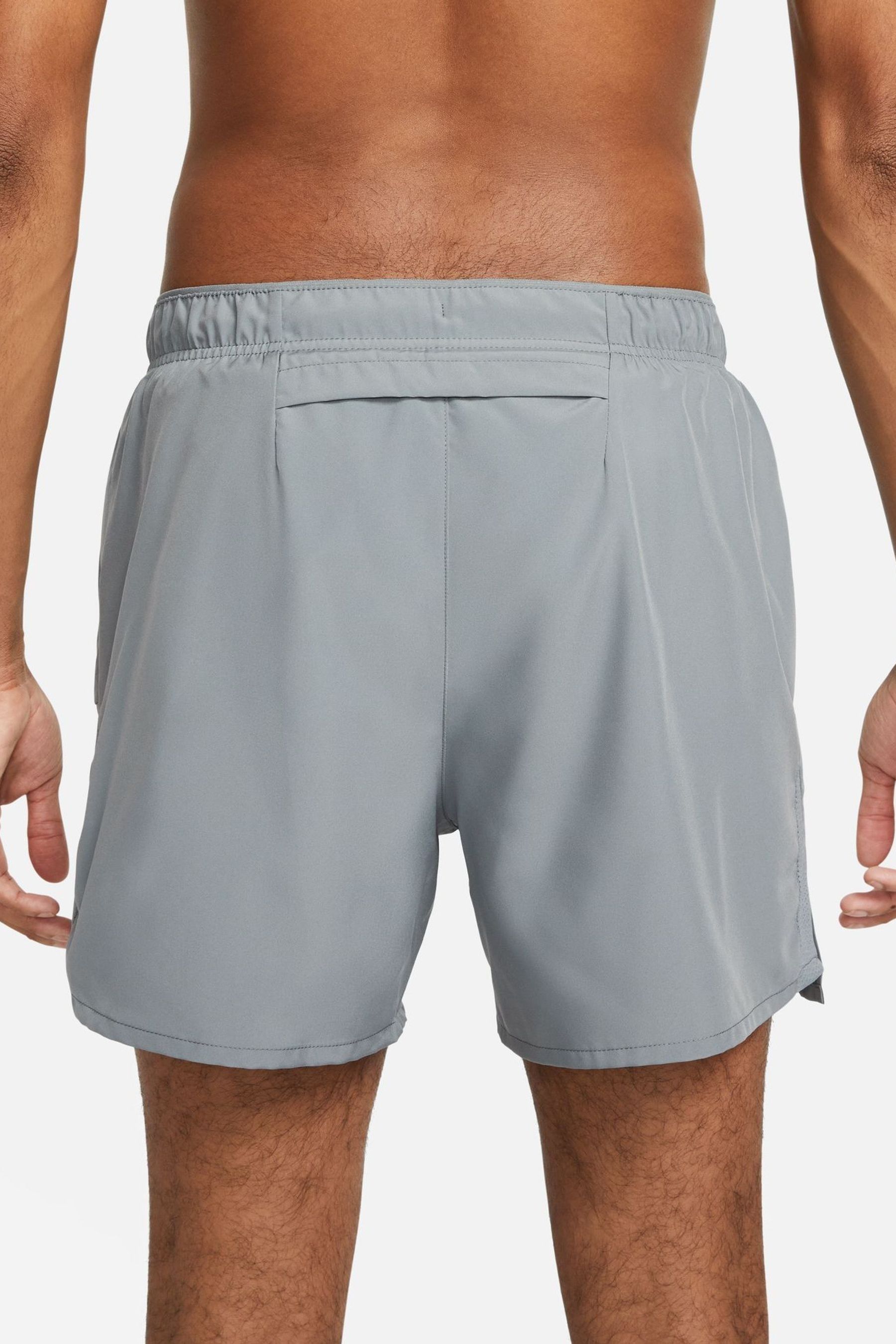 Nike challenger 5 inch hot sale
