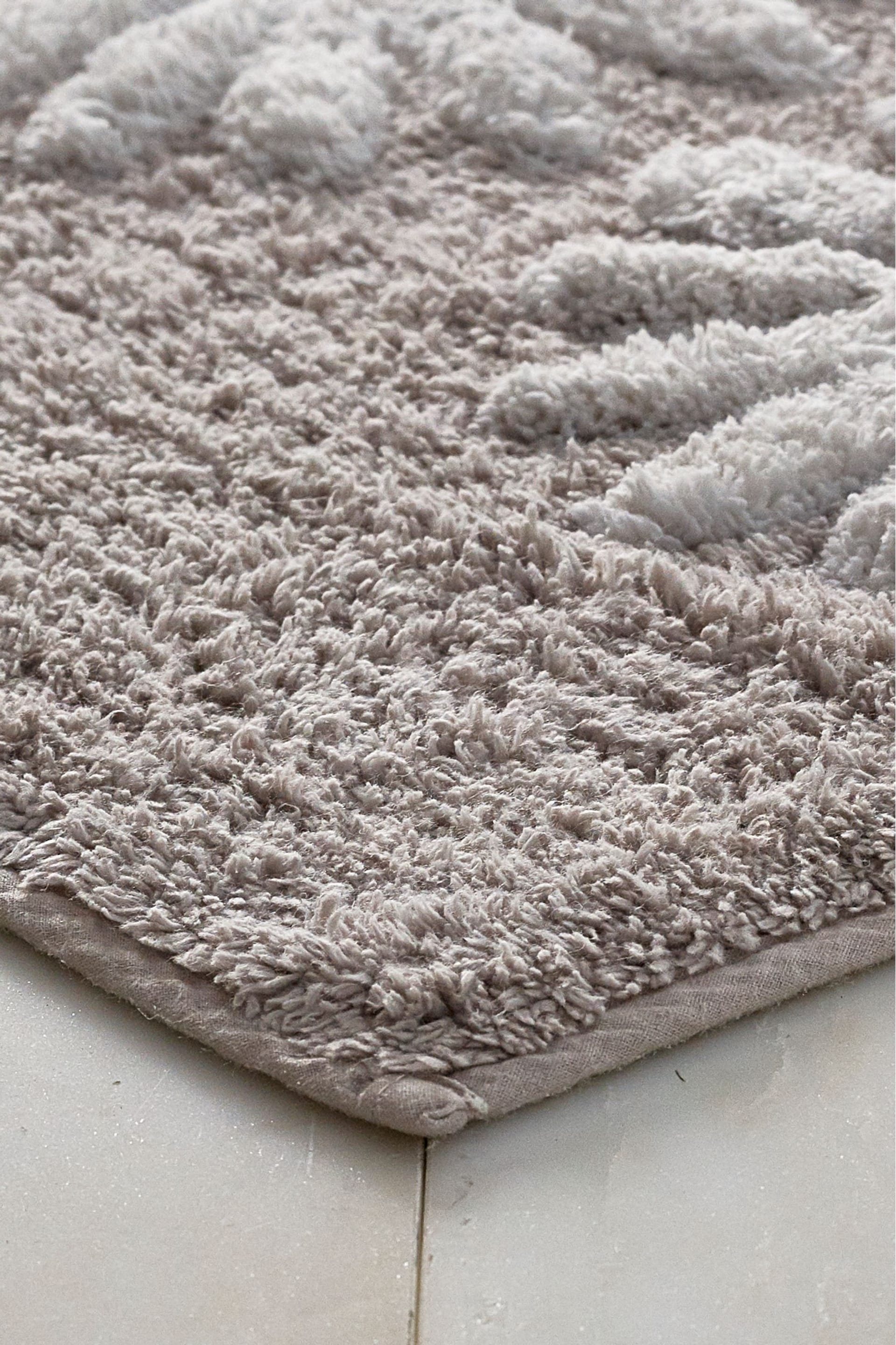 Grey Daisy 100% Cotton Runner Bath Mat - Image 2 of 4