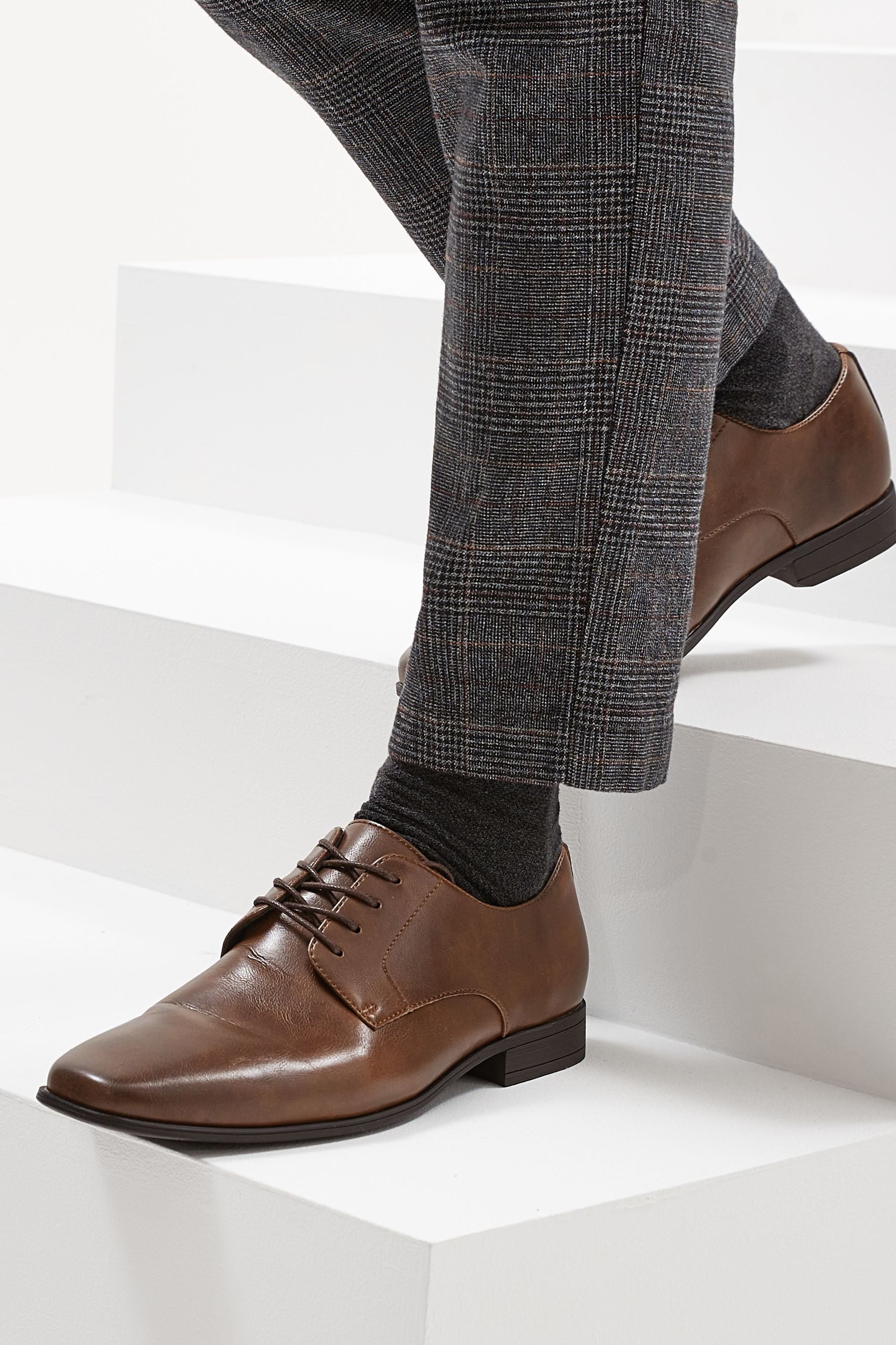 Red tape tan derby shoes store