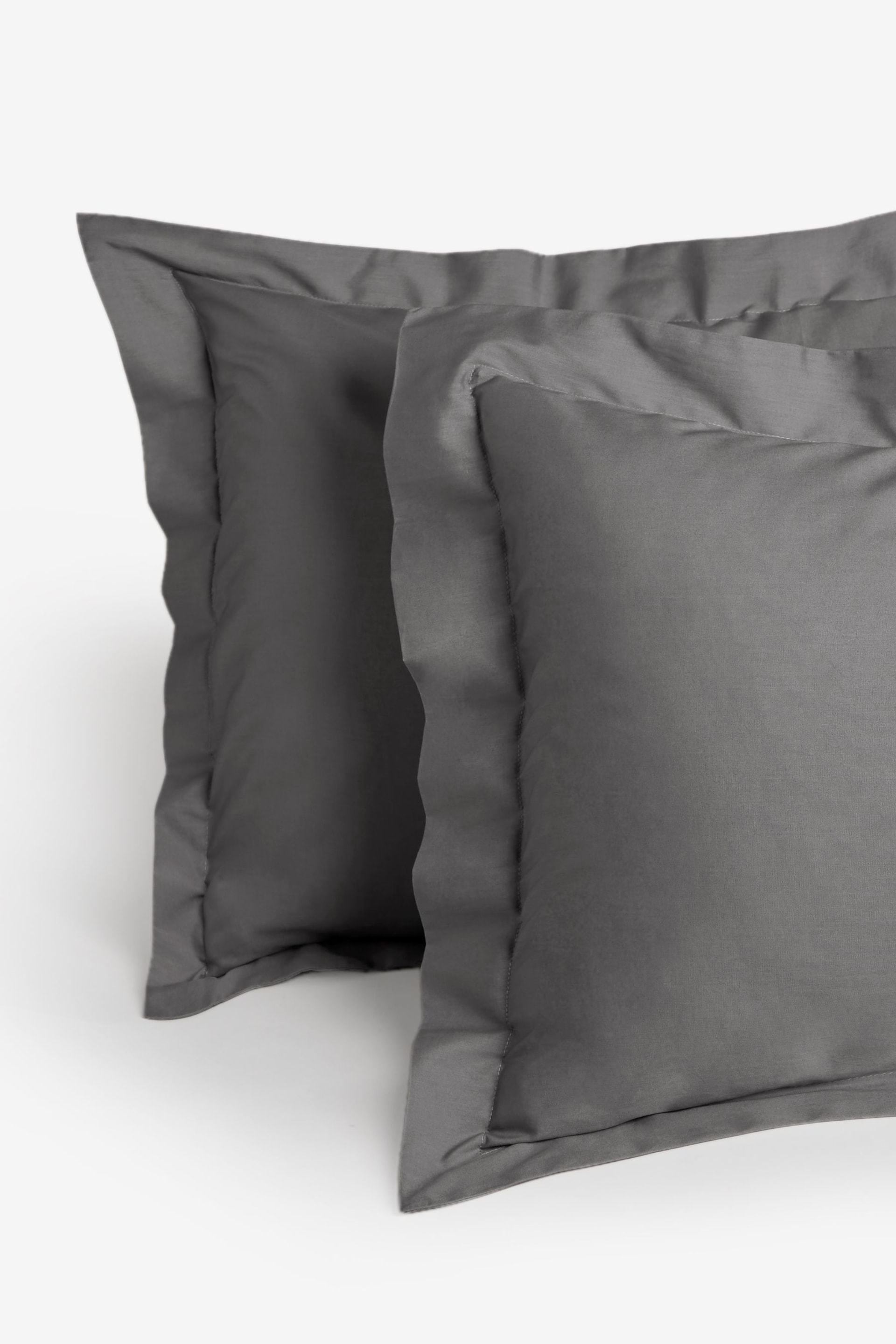 Charcoal Grey Oxford Edge Cotton Rich Oxford Duvet Cover and Pillowcase Set - Image 3 of 4