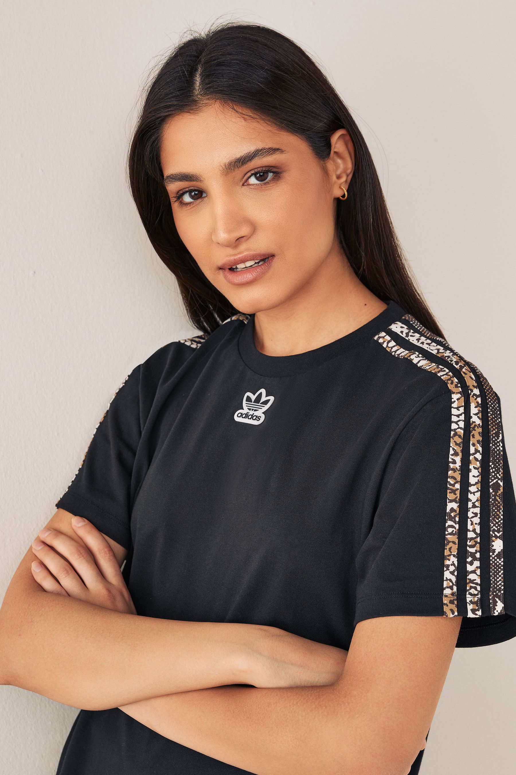 Kaufe Sie Schwarz adidas Originals 90 s Rave T Shirt bei Next Deutschland