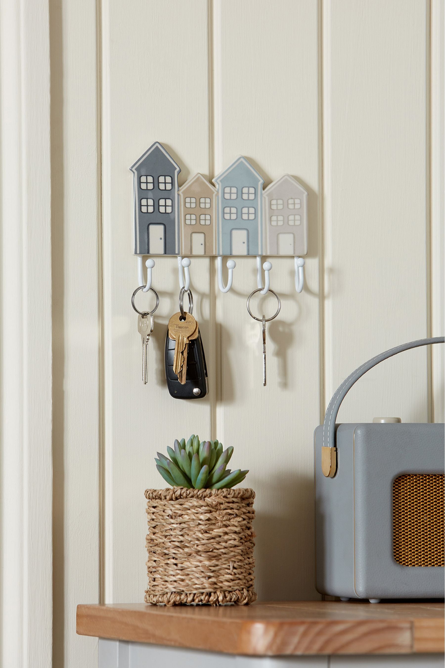 Key hooks next outlet