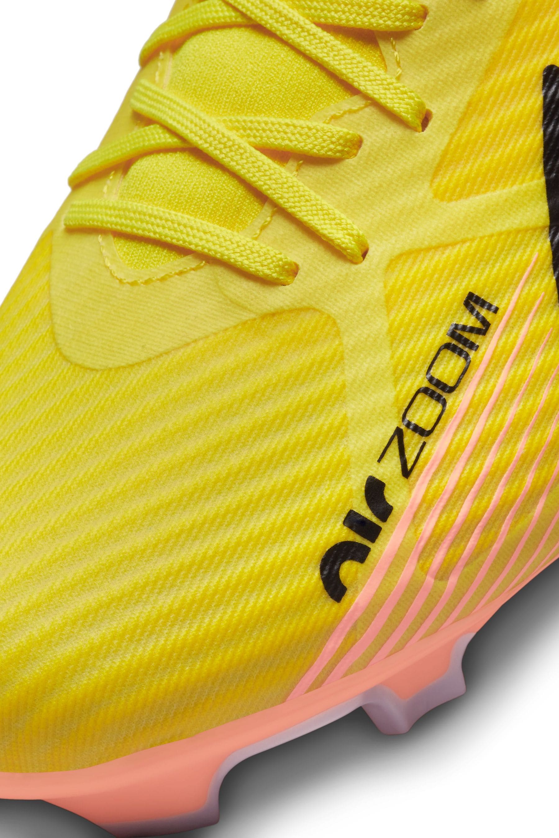 Nike yellow soccer shoes best sale