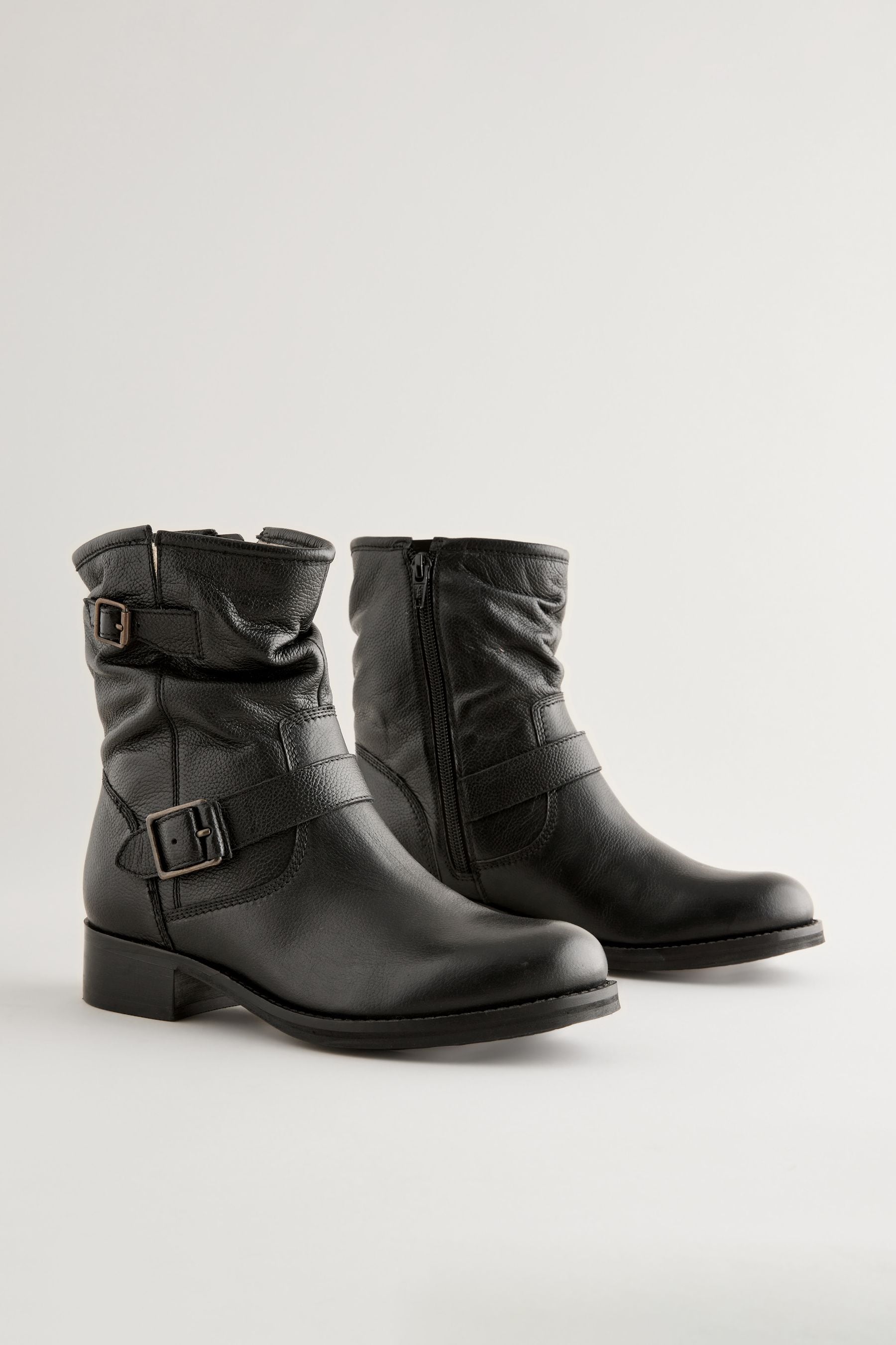 Fur poopourri lined ankle boots