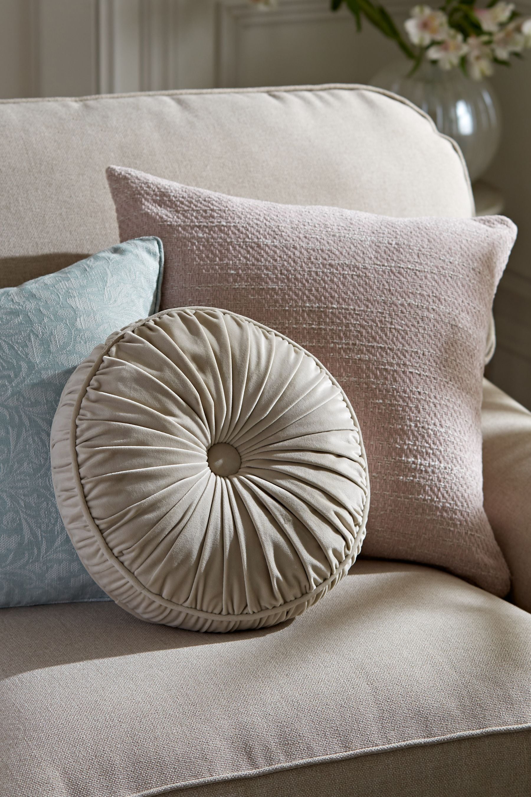 Gold circle pillow shop