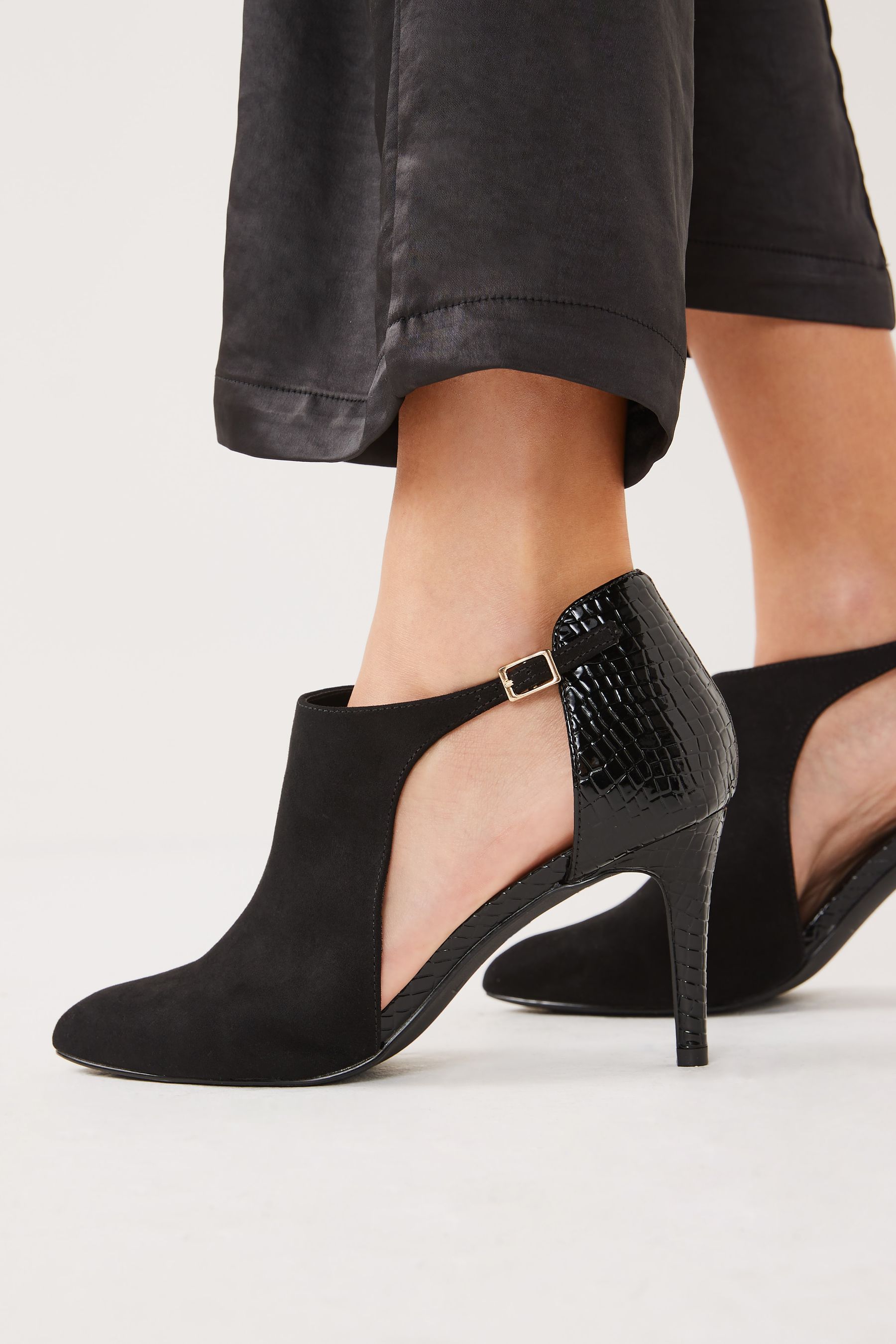 Booties with open sides hotsell