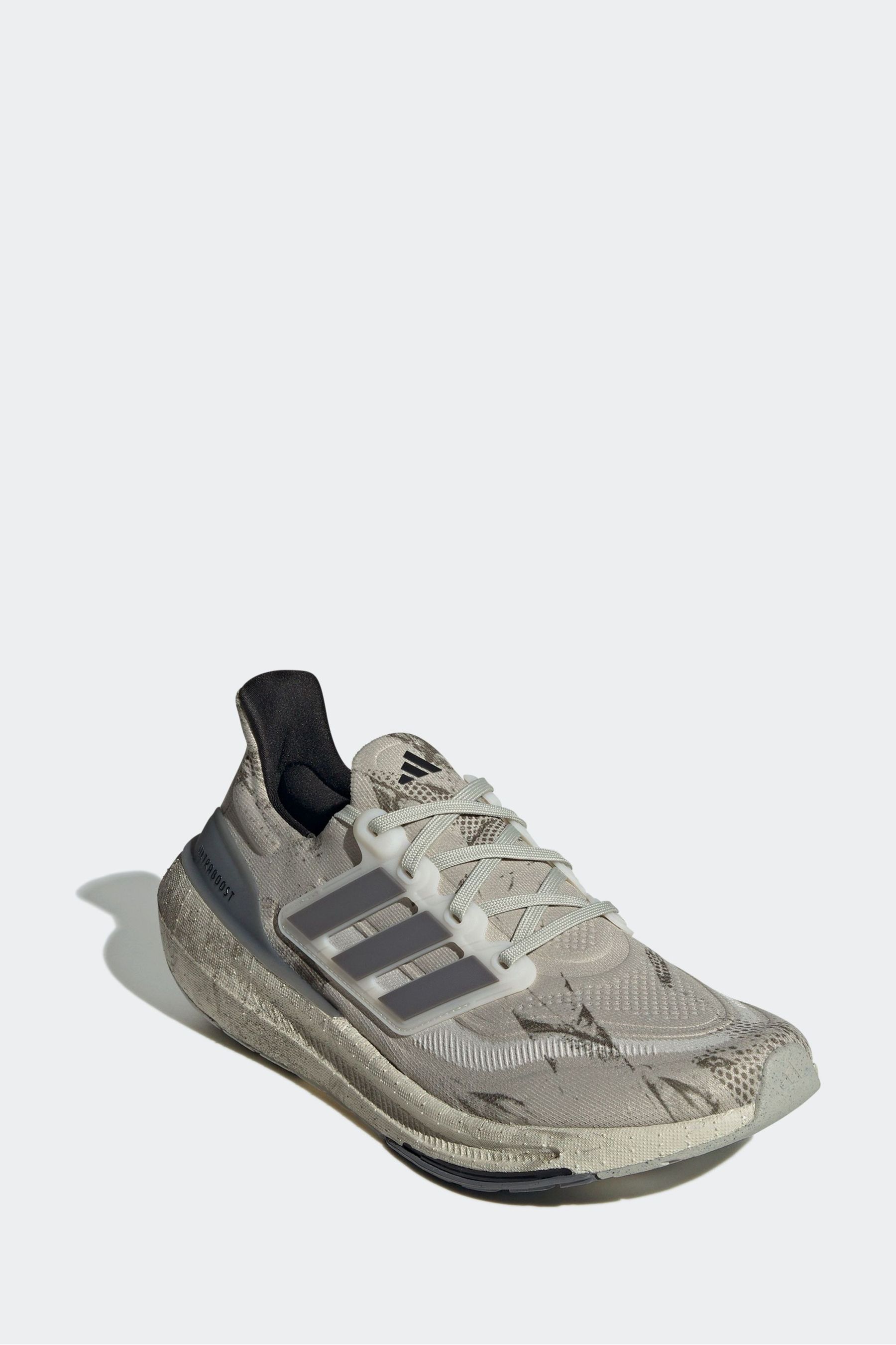 Adidas lightweight trainers store