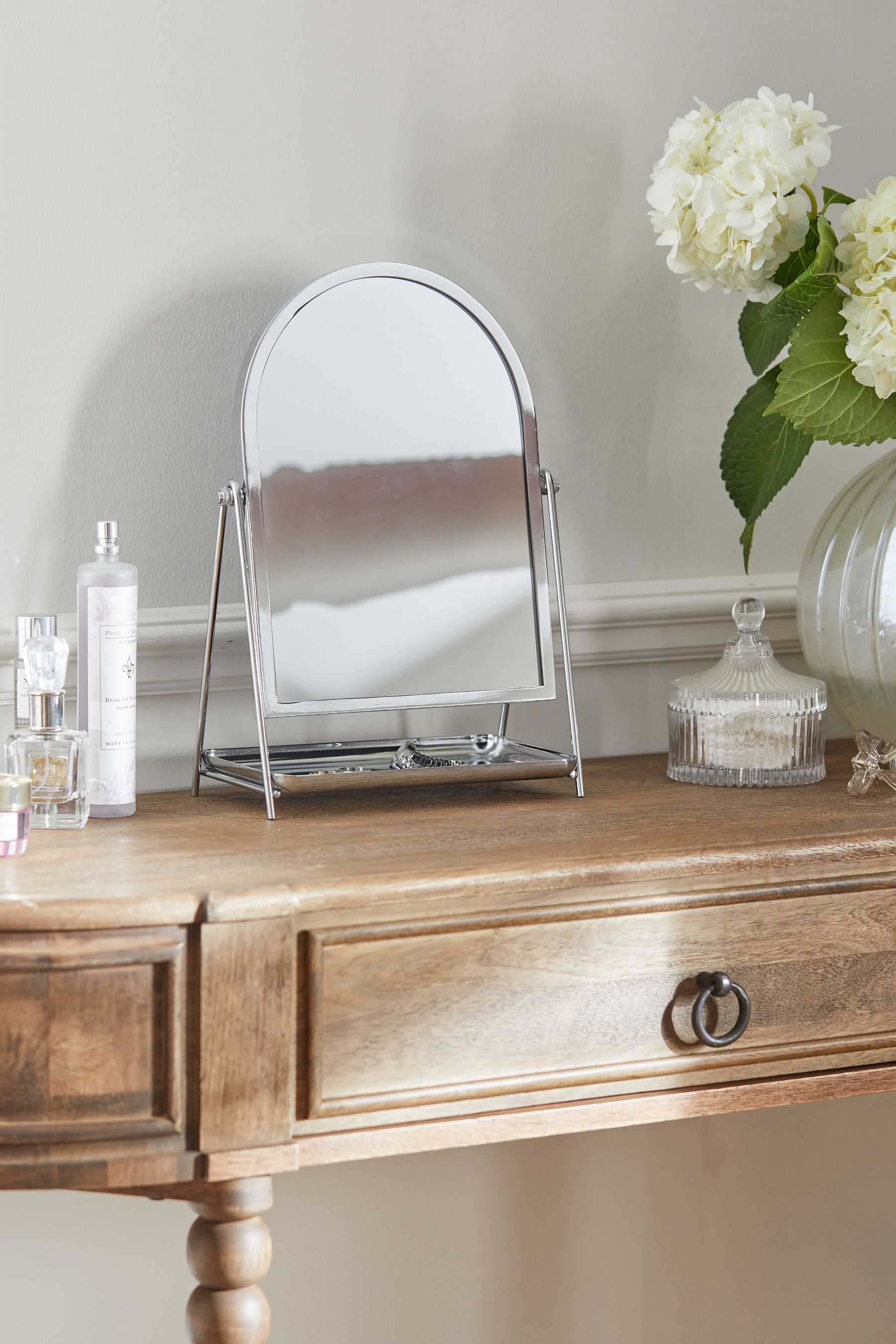Chrome dressing table mirror discount