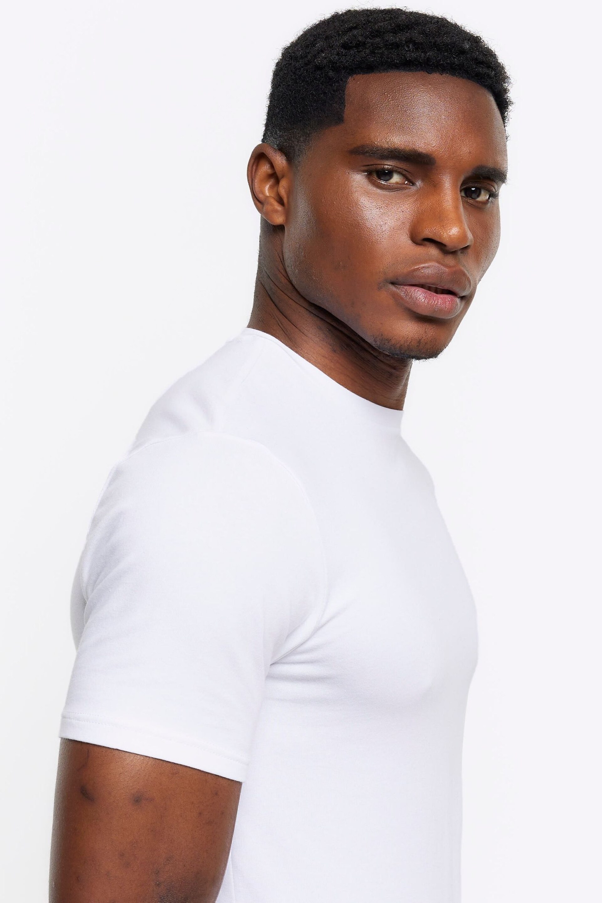 River Island White Muscle Fit T-Shirt - Image 3 of 4