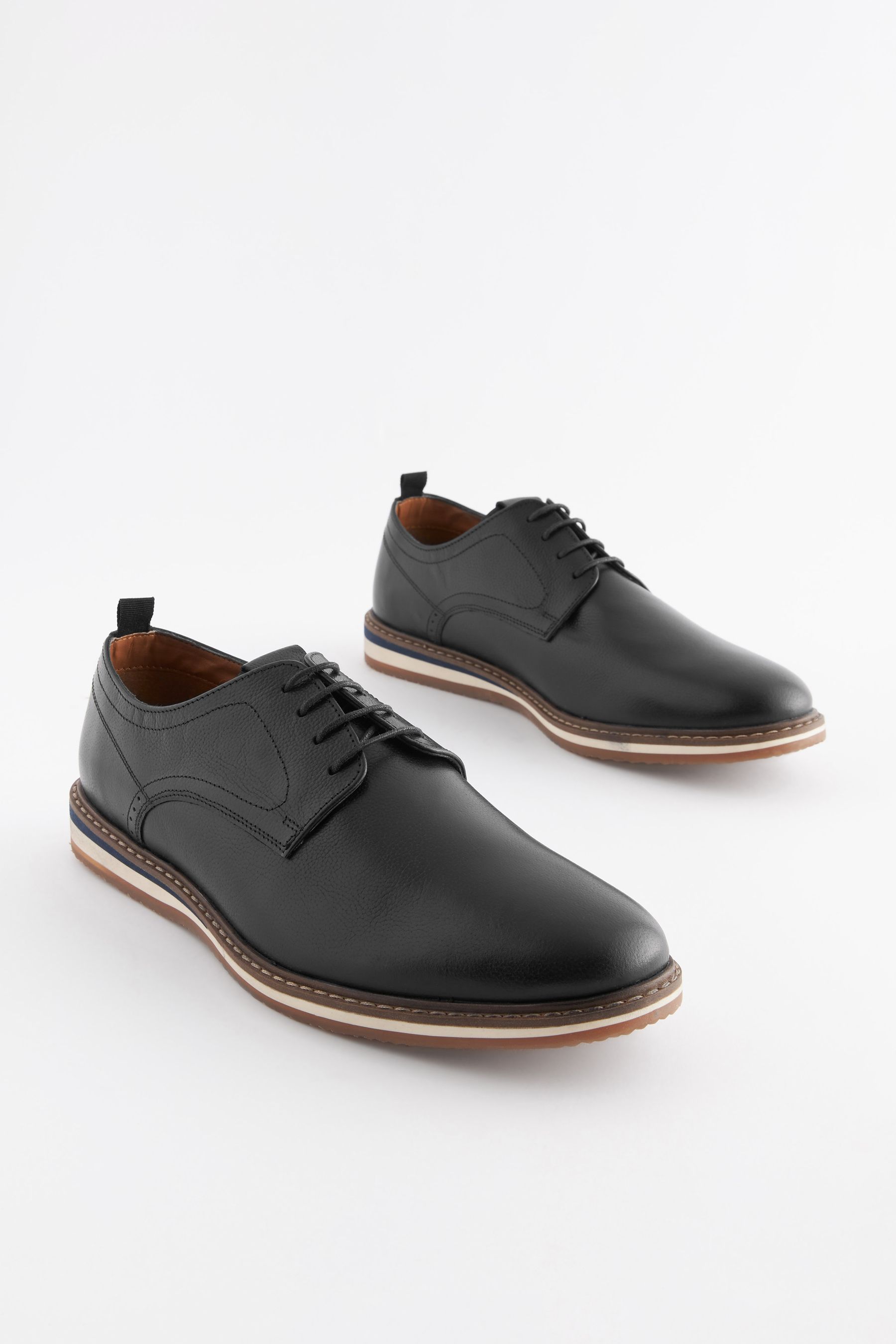 Flat derby shoes top