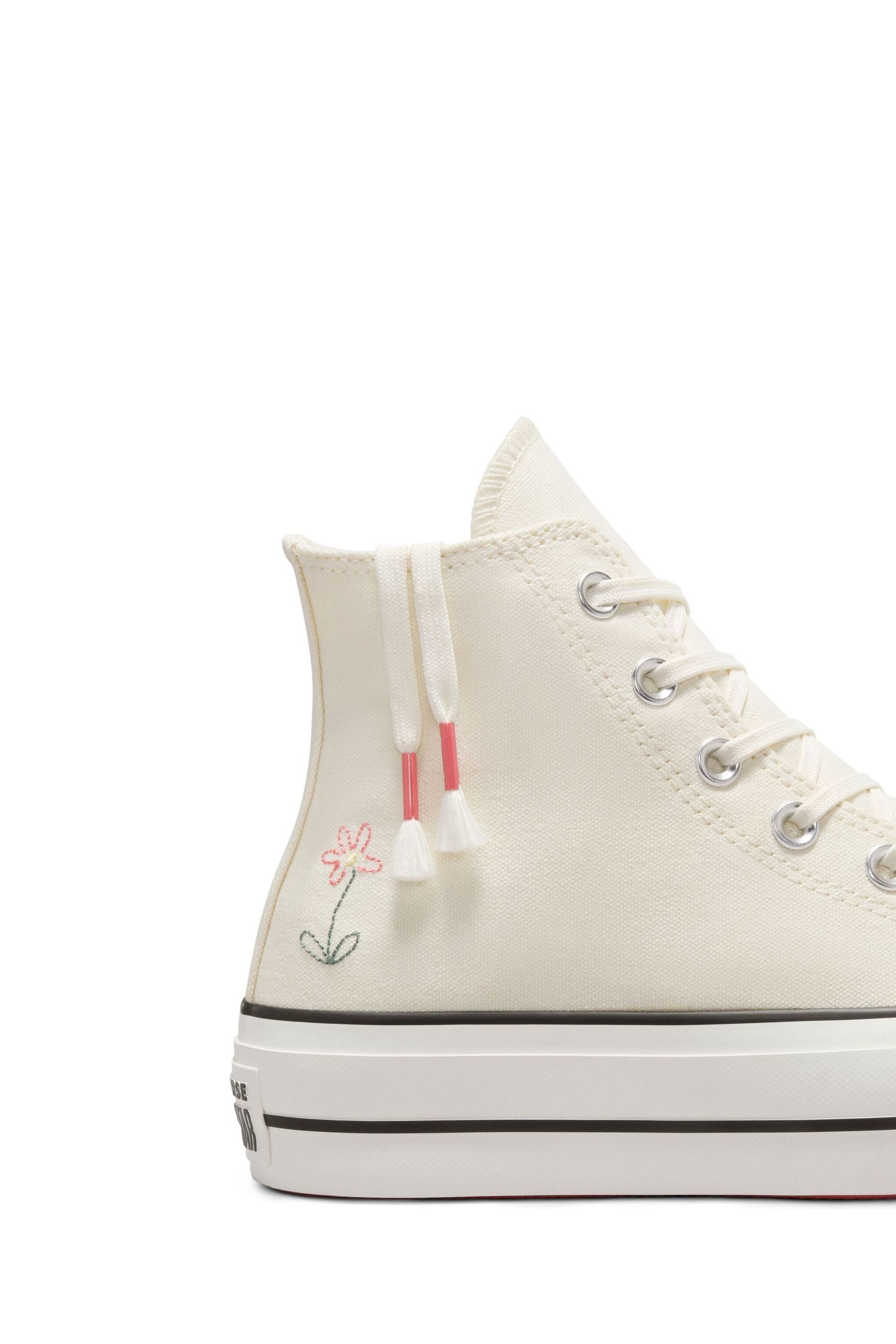 Cream chuck taylors outlet