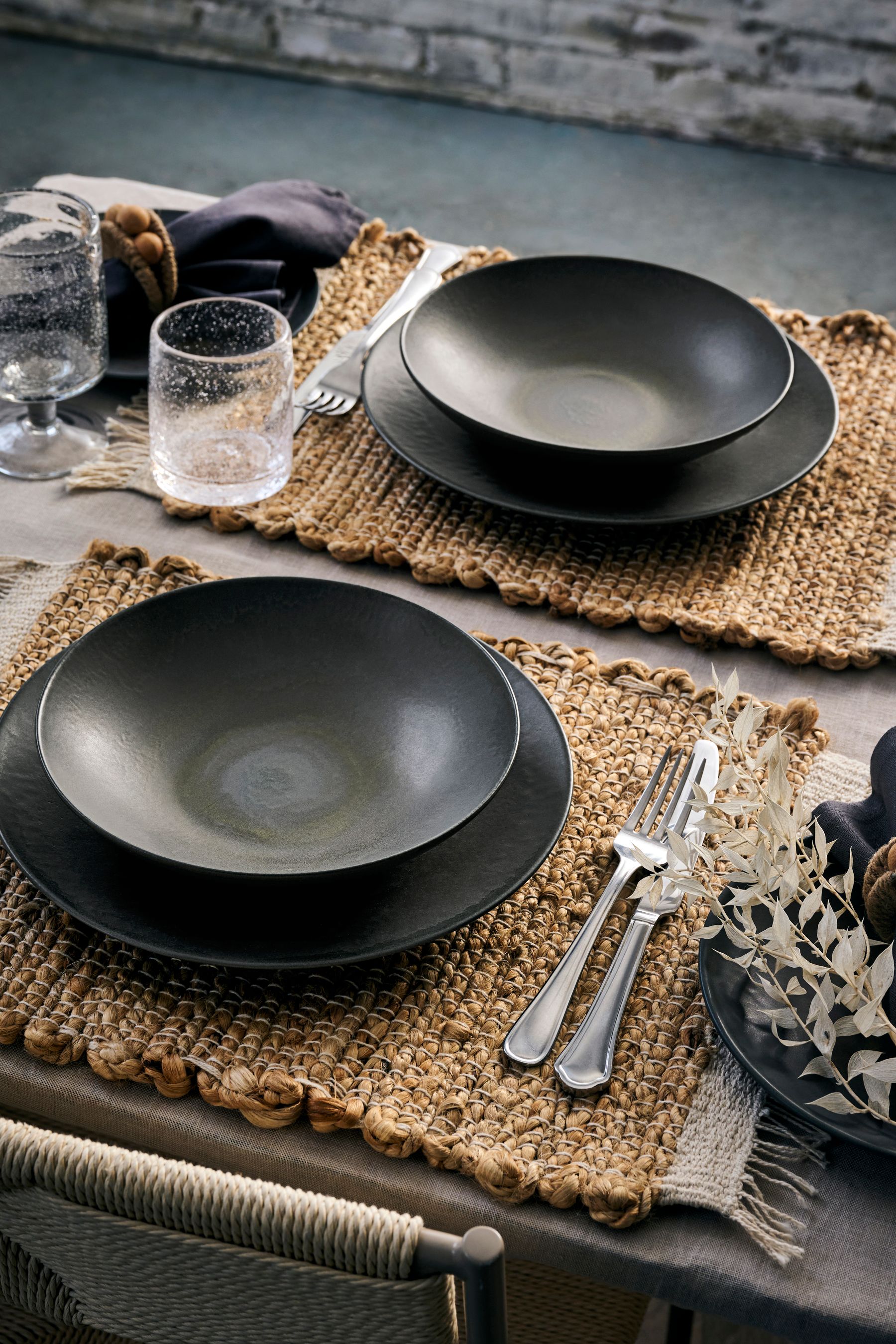 Premium dinner set sales