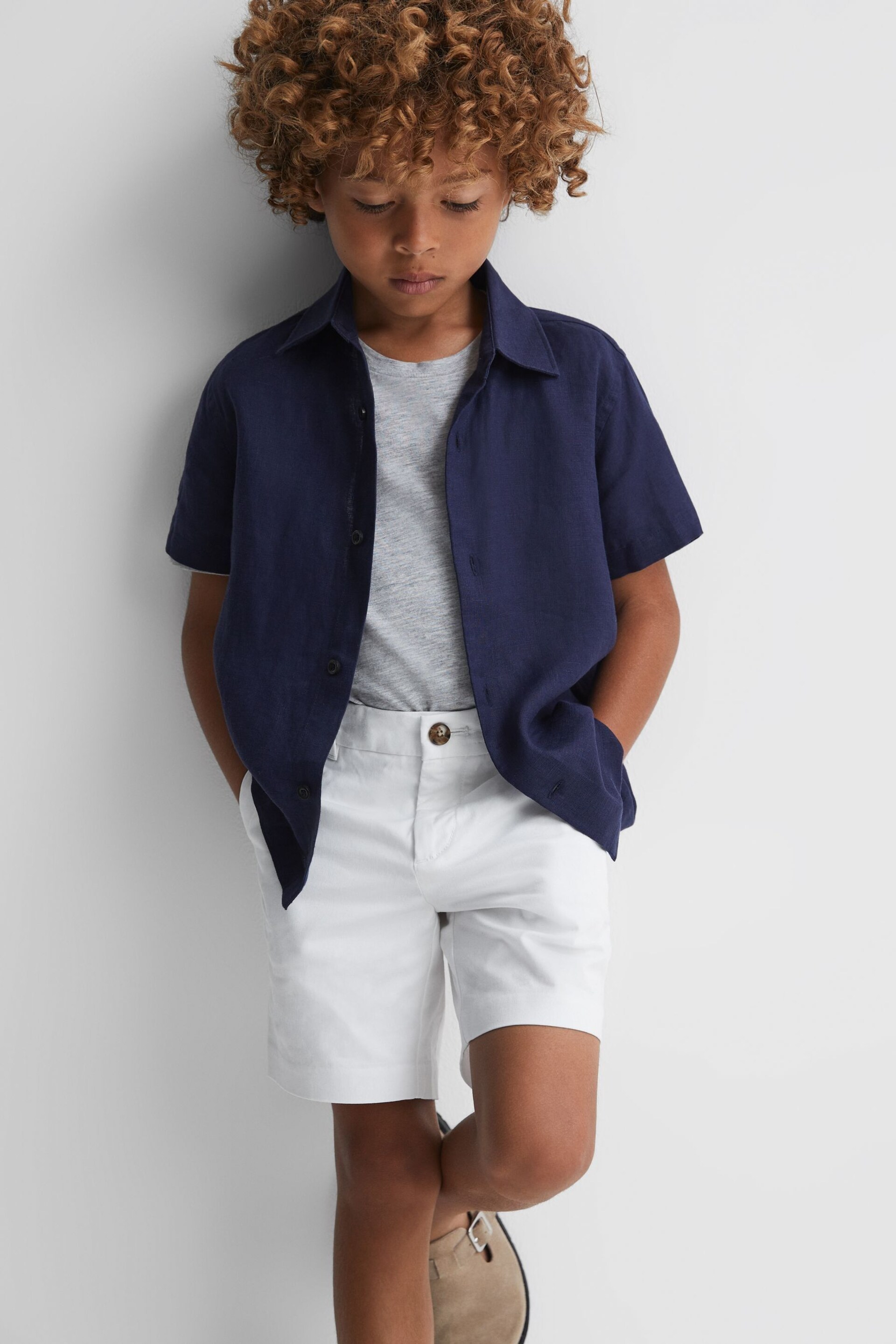 Reiss White Wicket Junior Casual Chino Shorts - Image 1 of 6