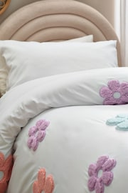 White Appliqué Daisy Flower Duvet Cover and Pillowcase Set - Image 2 of 5