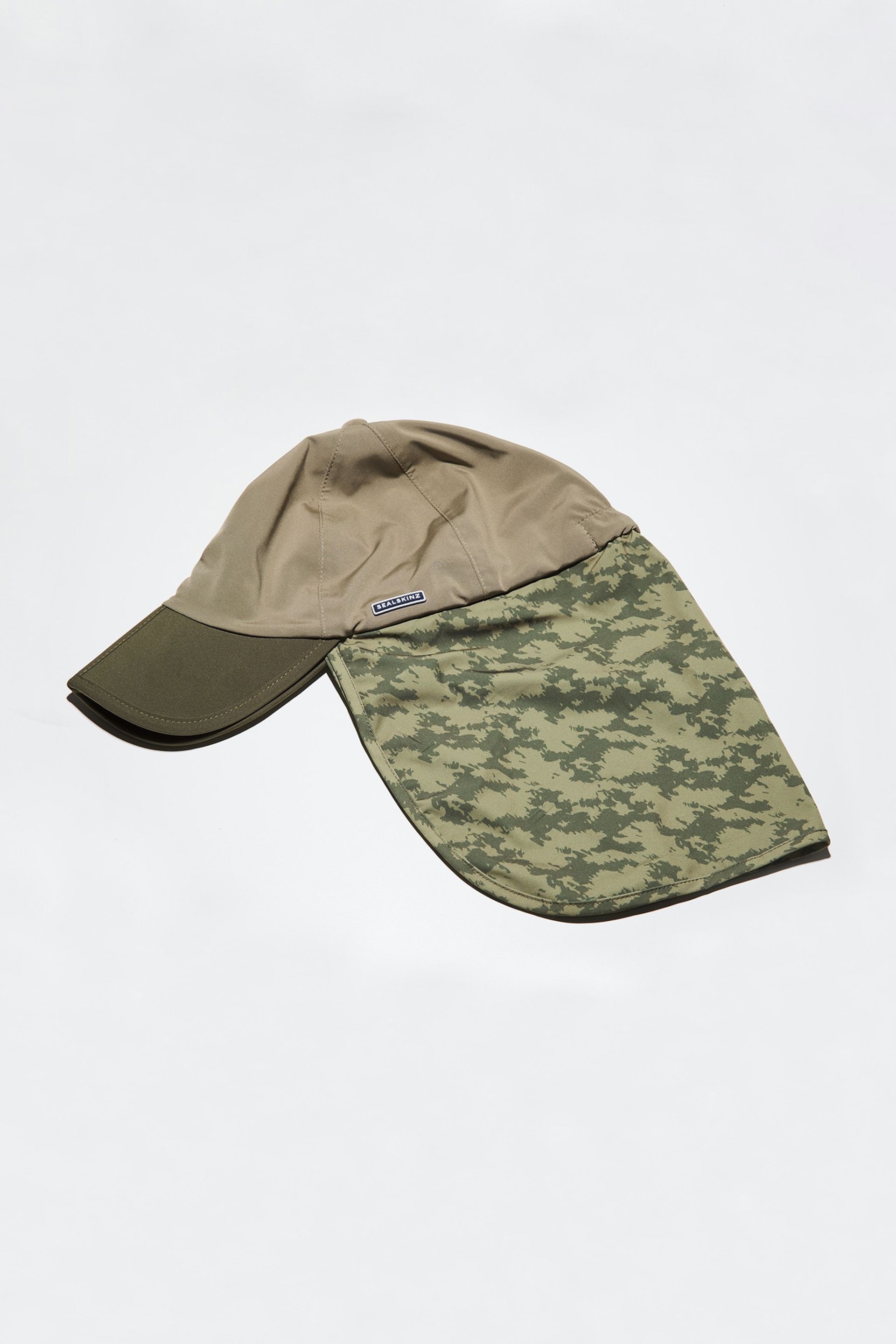 Sealskinz Outwell Waterproof Foldable Peak Cap With Neck Protector - Image 3 of 5