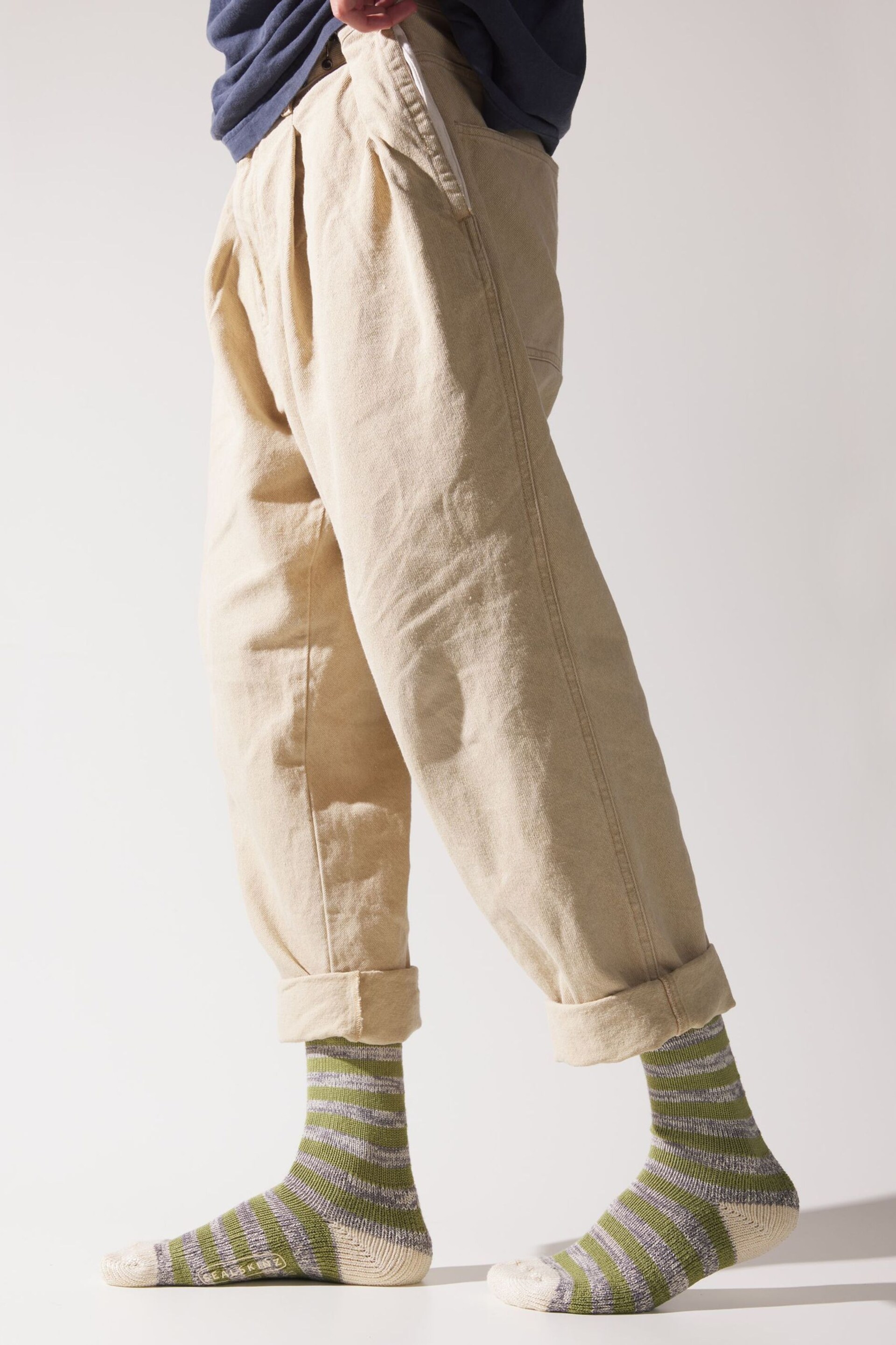Sealskinz Womens Banham Bamboo Mid Length Striped Socks - Image 2 of 2