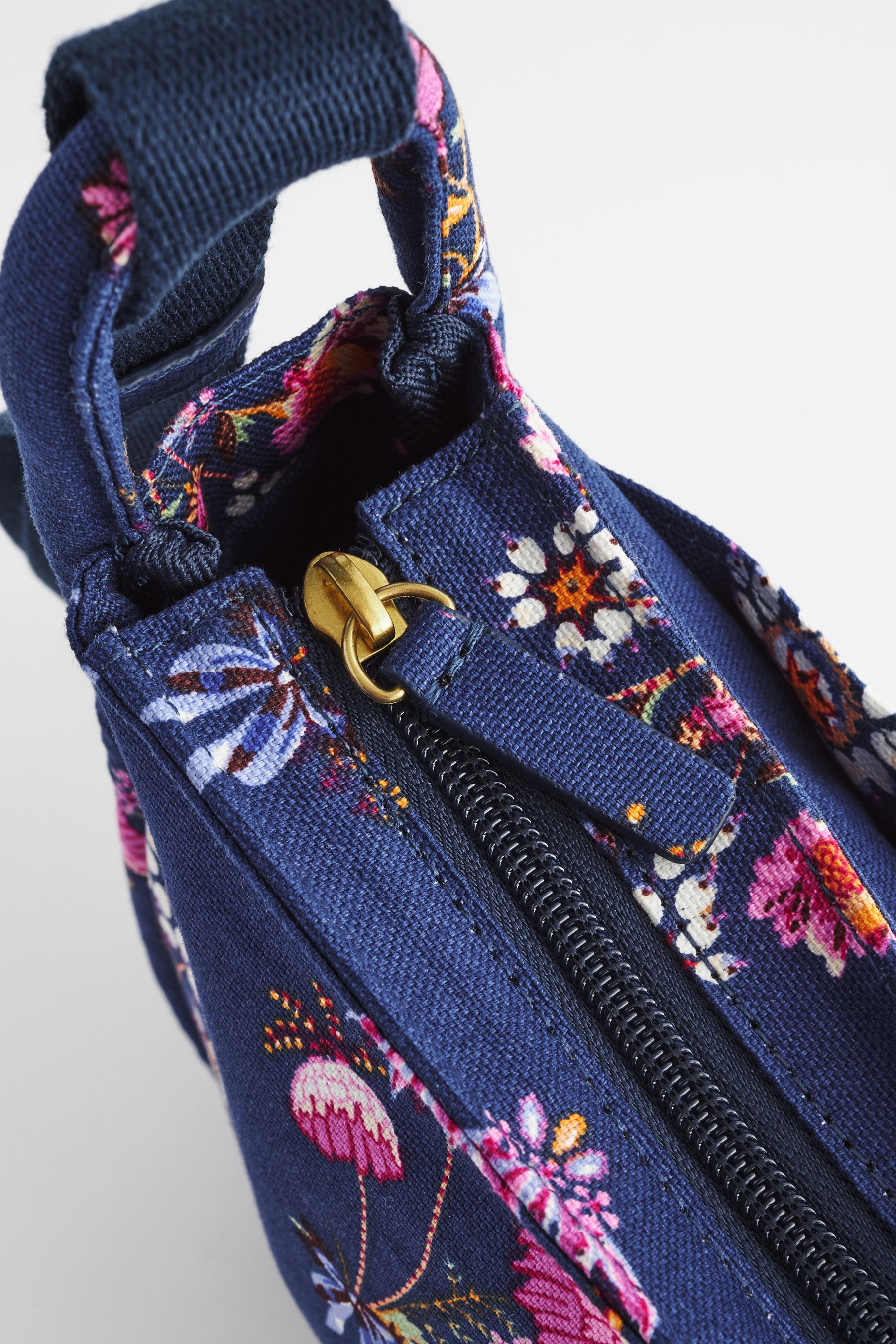 Cath Kidston Navy Floral Bunches Mini Messenger Cross Body Bag onesize Womens