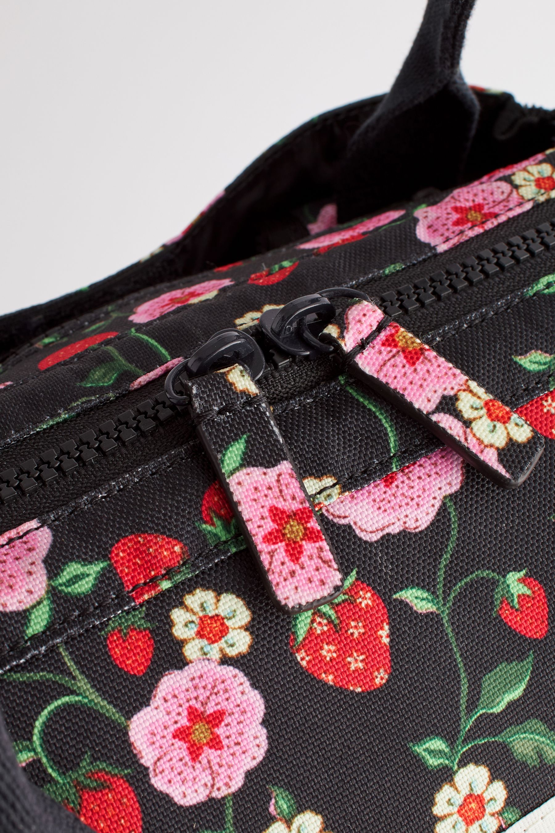 Cath Kidston Black Floral Print Wheeled Duffle Bag onesize Womens