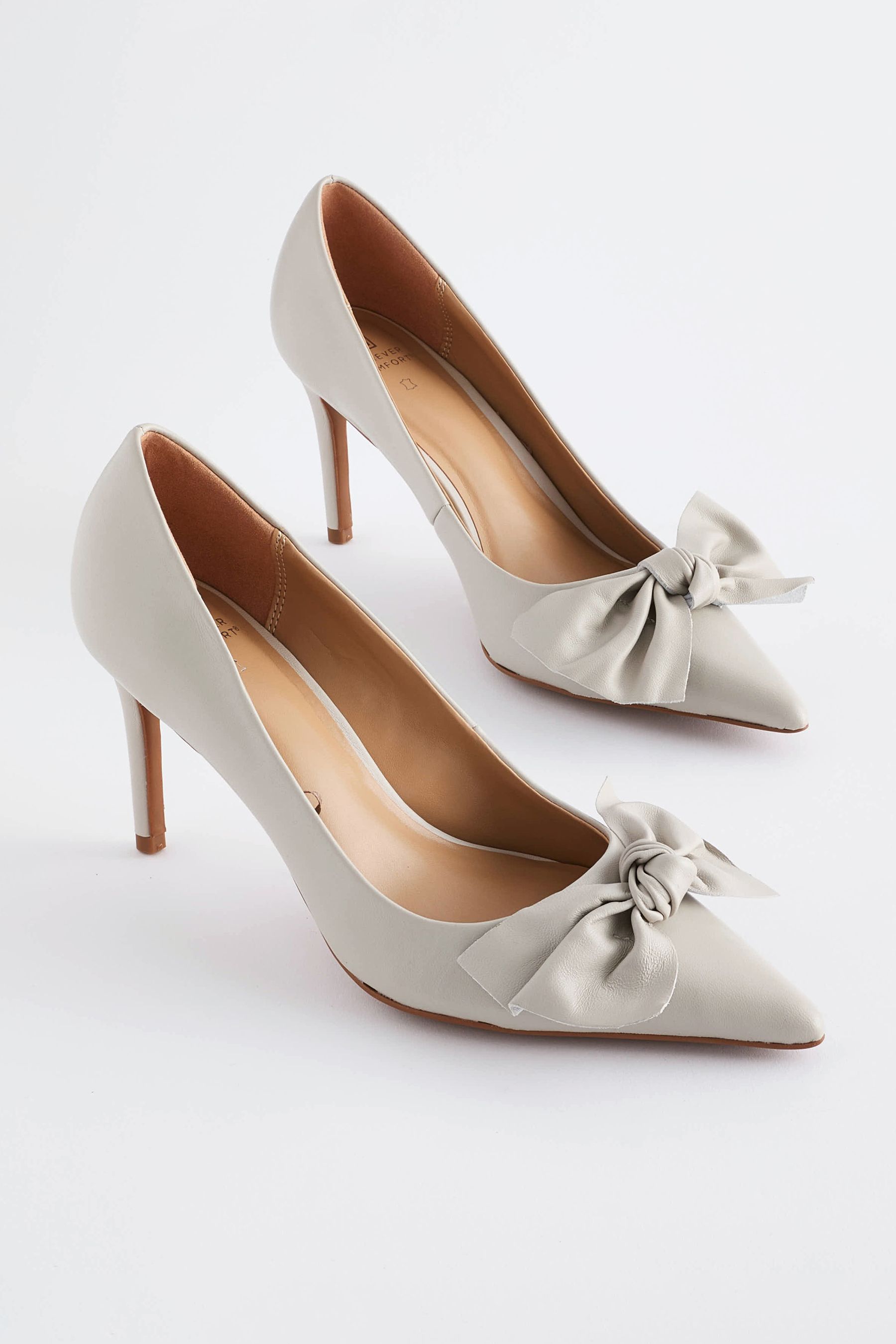Neutral court shoes shop