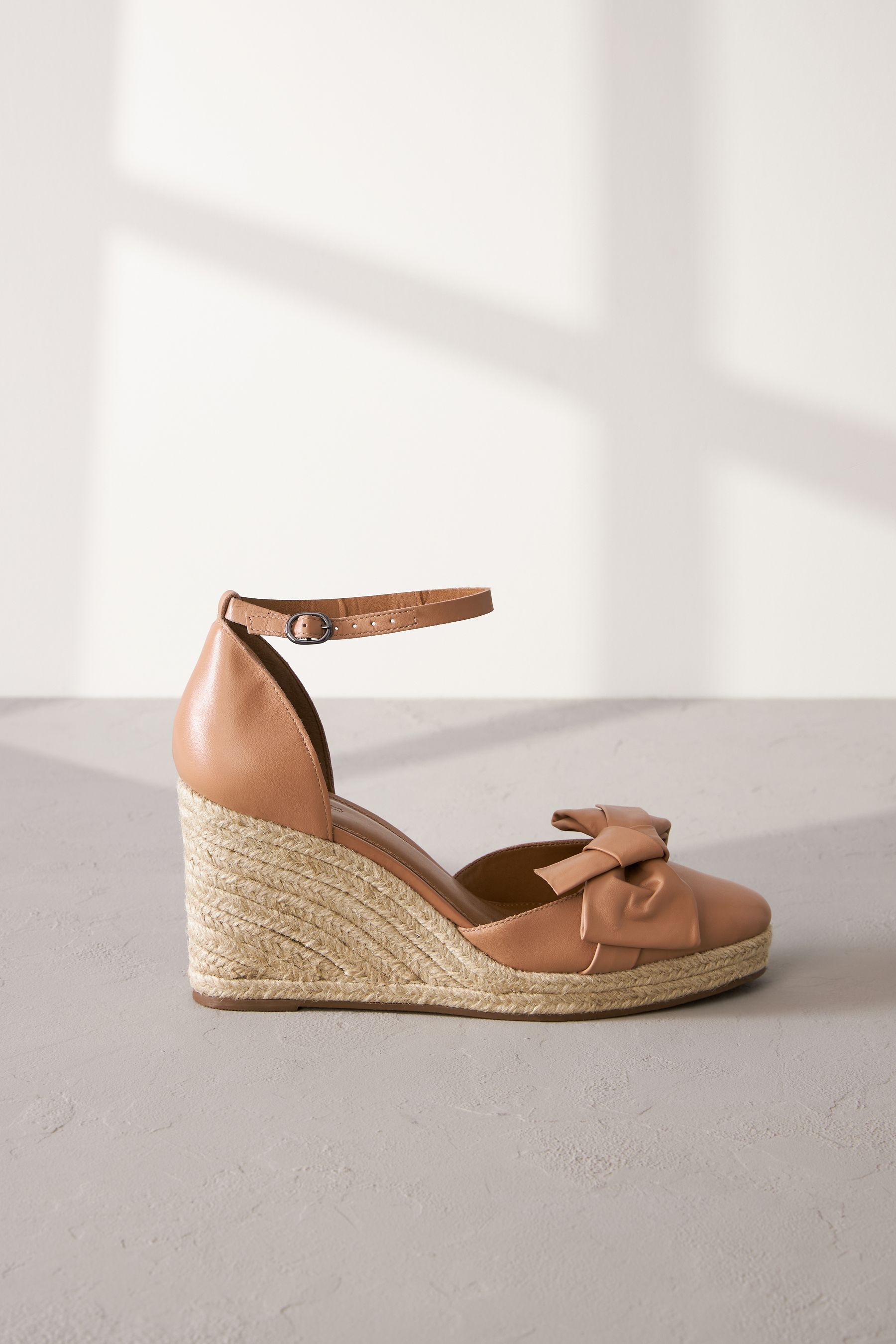 Closed toe leather wedges deals