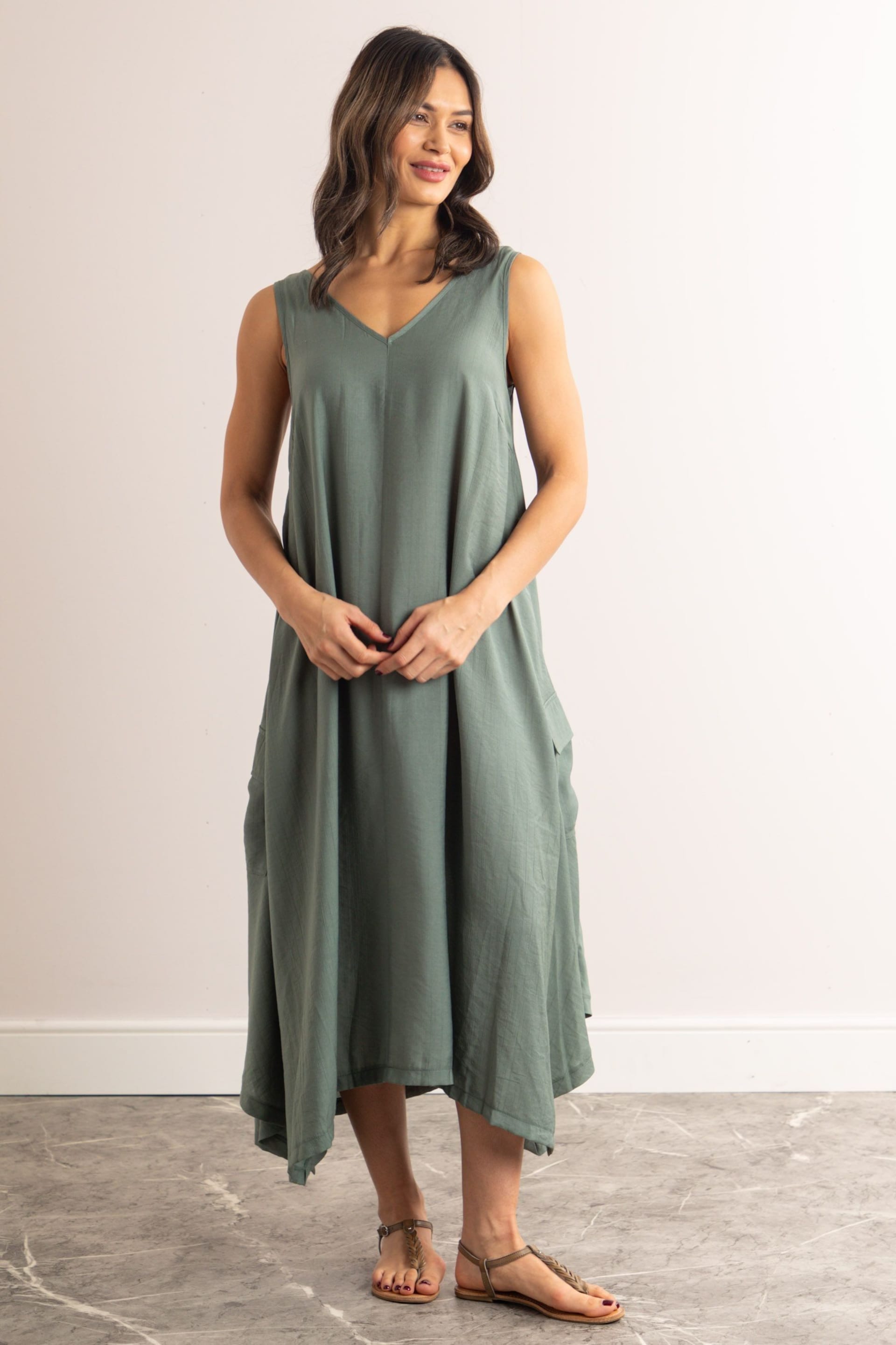 Lakeland Clothing Hollie V-Neck Sleeveless Maxi Dress - Image 2 of 3