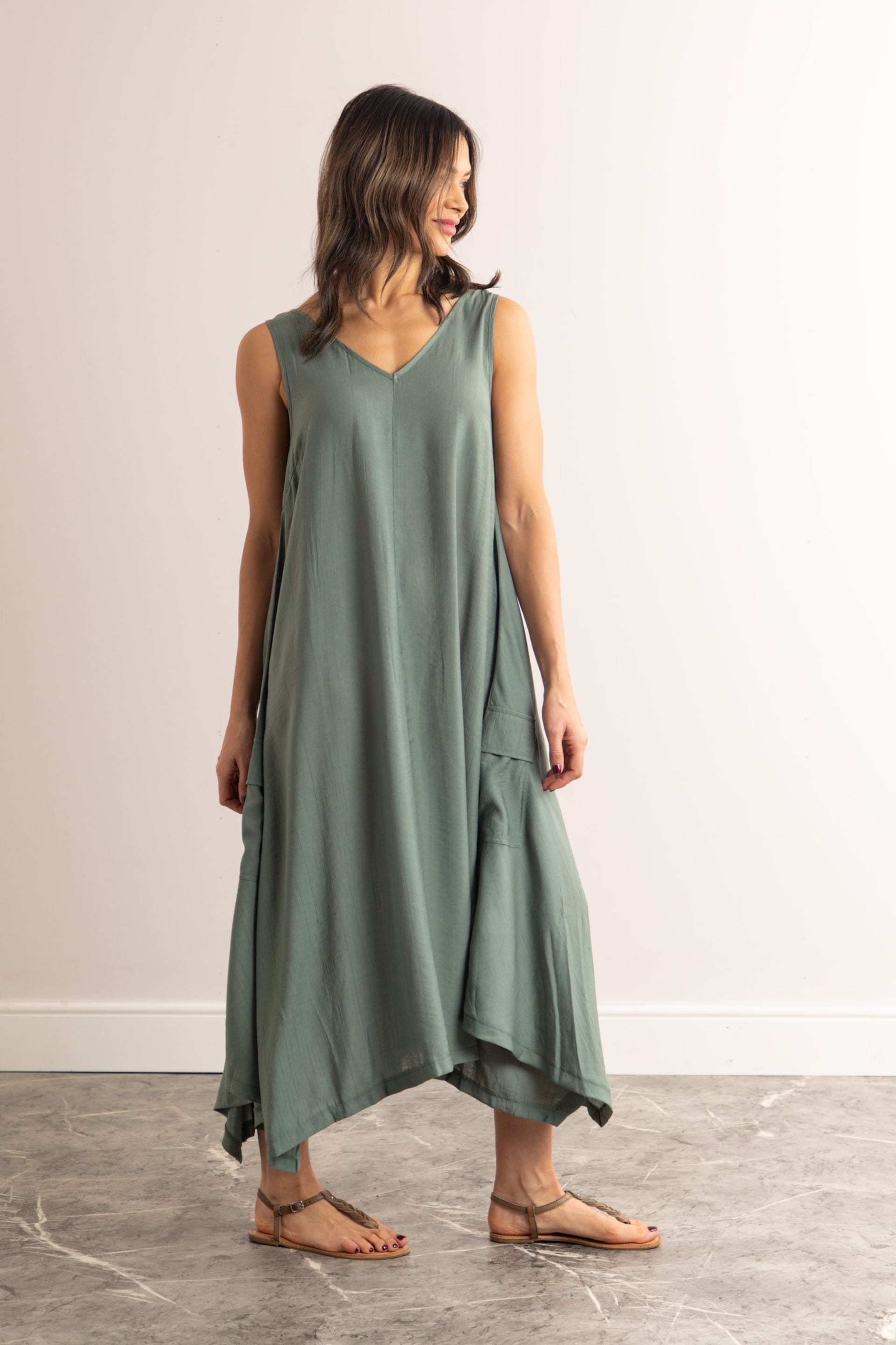 Lakeland Clothing Hollie V-Neck Sleeveless Maxi Dress - Image 3 of 3