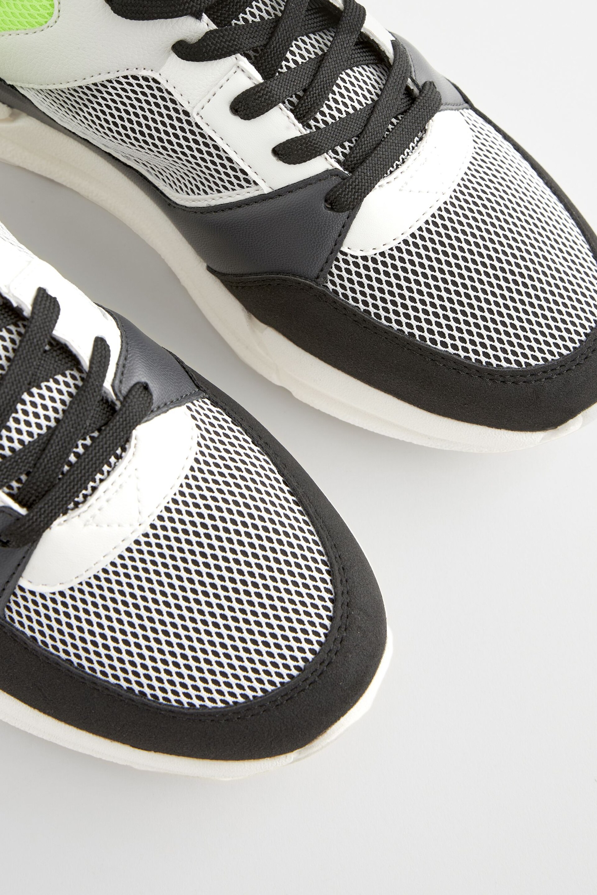 Black/White EDIT Mesh Trainers - Image 4 of 5