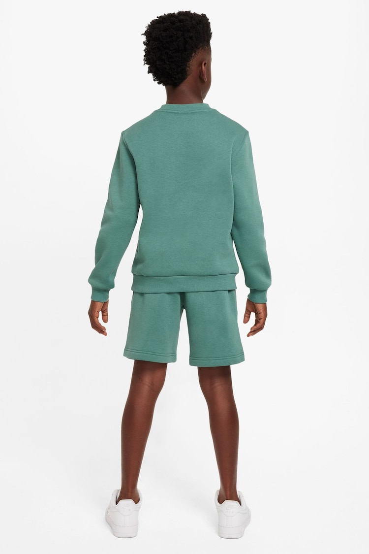 Nike Green Sweatshirt and Shorts Tracksuit Set - Image 2 of 9