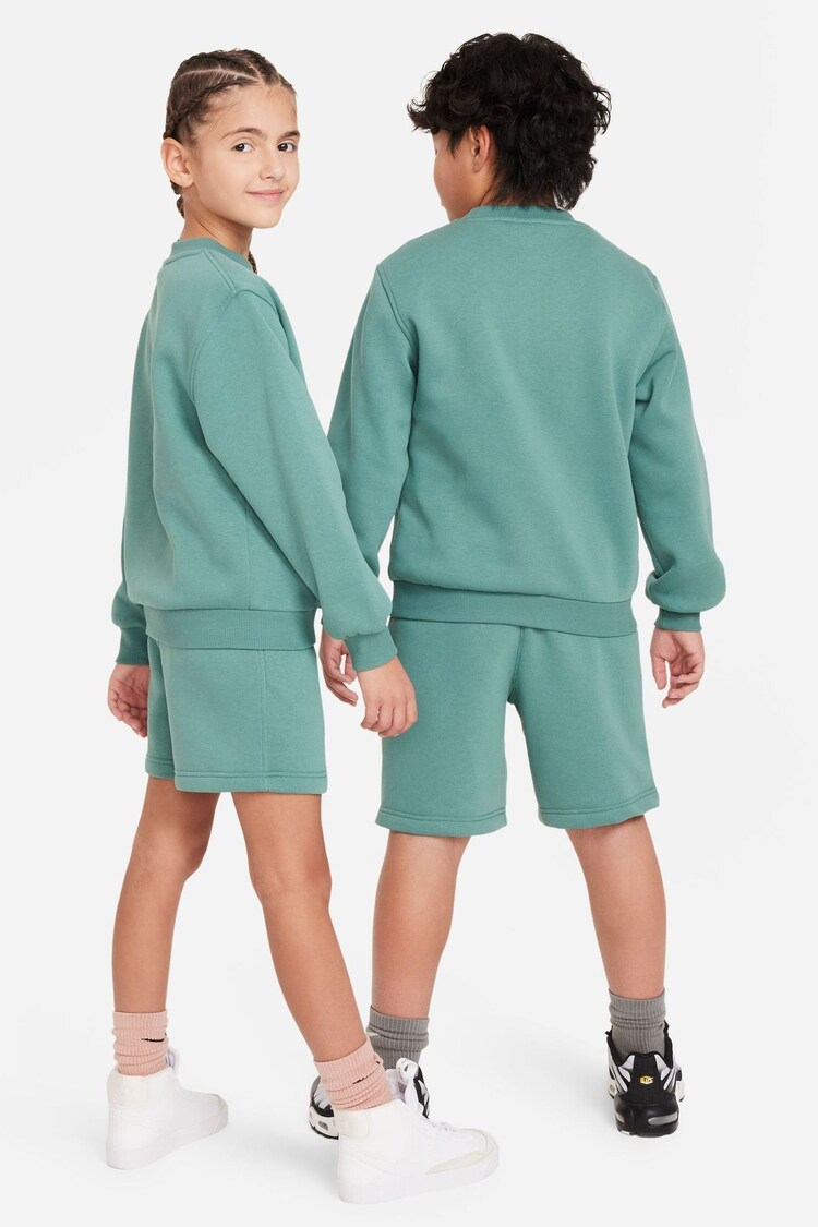 Nike Green Sweatshirt and Shorts Tracksuit Set - Image 7 of 9