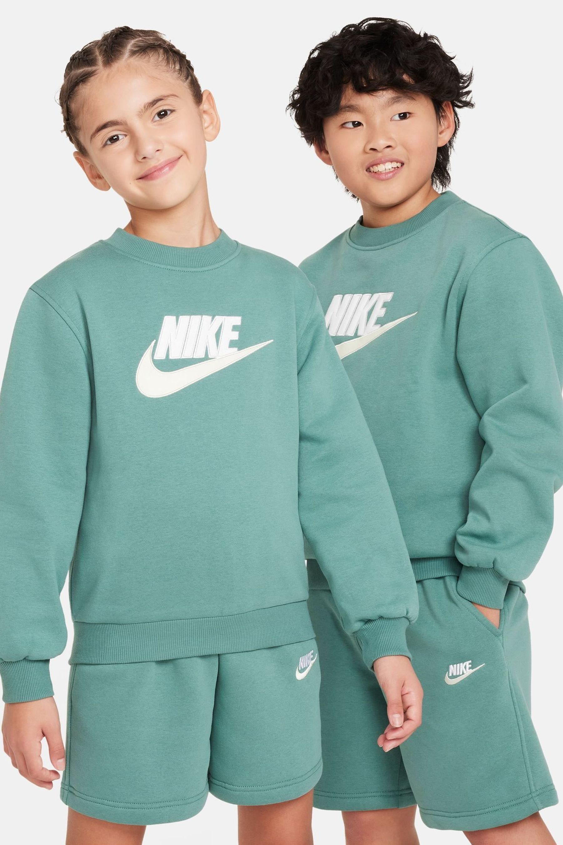 Nike shorts and sweatshirt set sale
