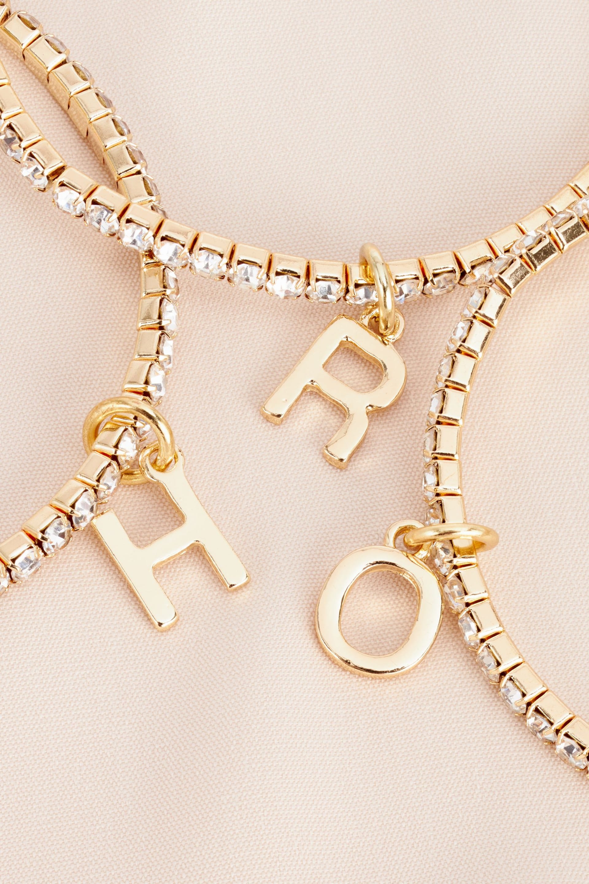 Gold Tone O Initial Bracelet - Image 3 of 4