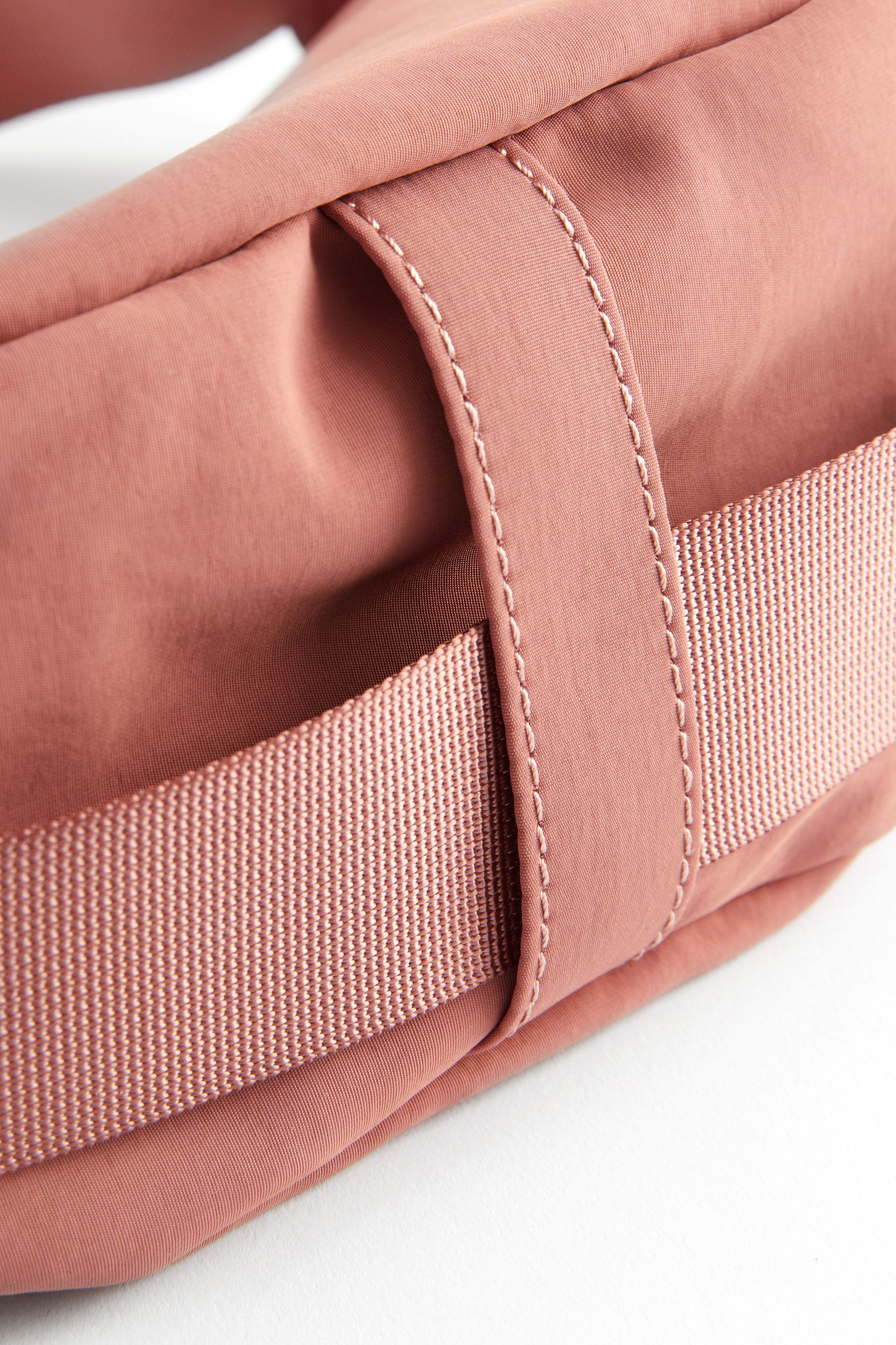 Pink sling bag 2025