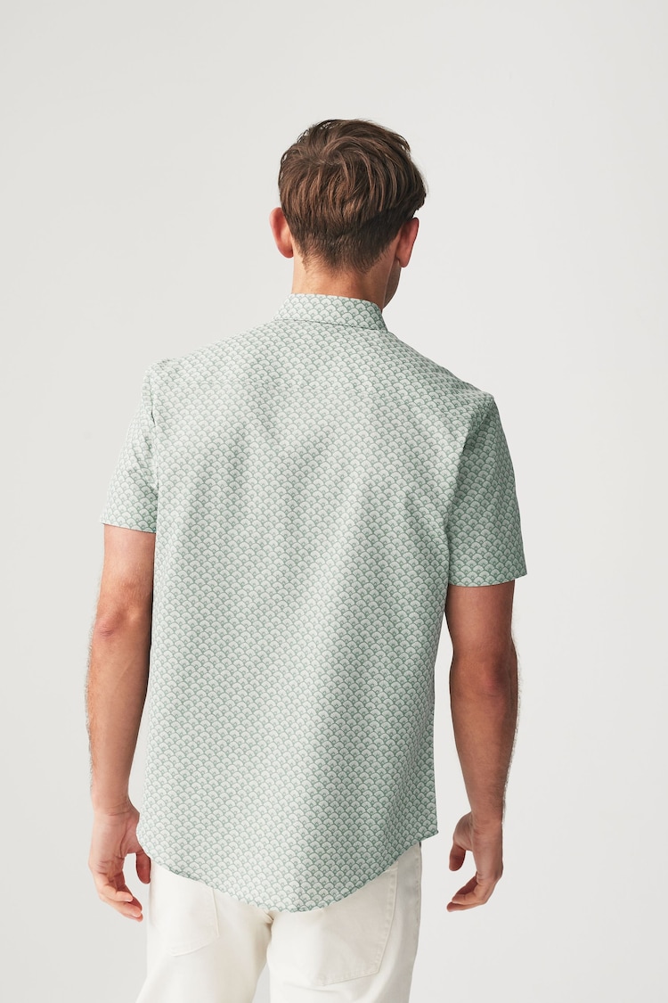 Green Geometric Print Easy Iron Button Down Short Sleeve Oxford Shirt - Image 2 of 7